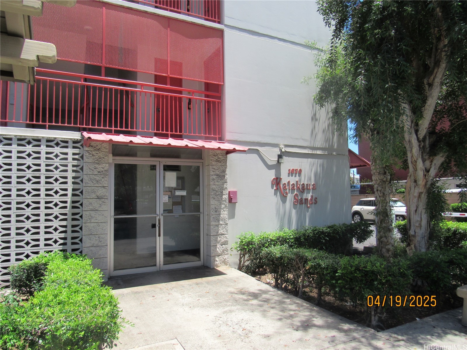 1670 Kalakaua Ave Property Photo