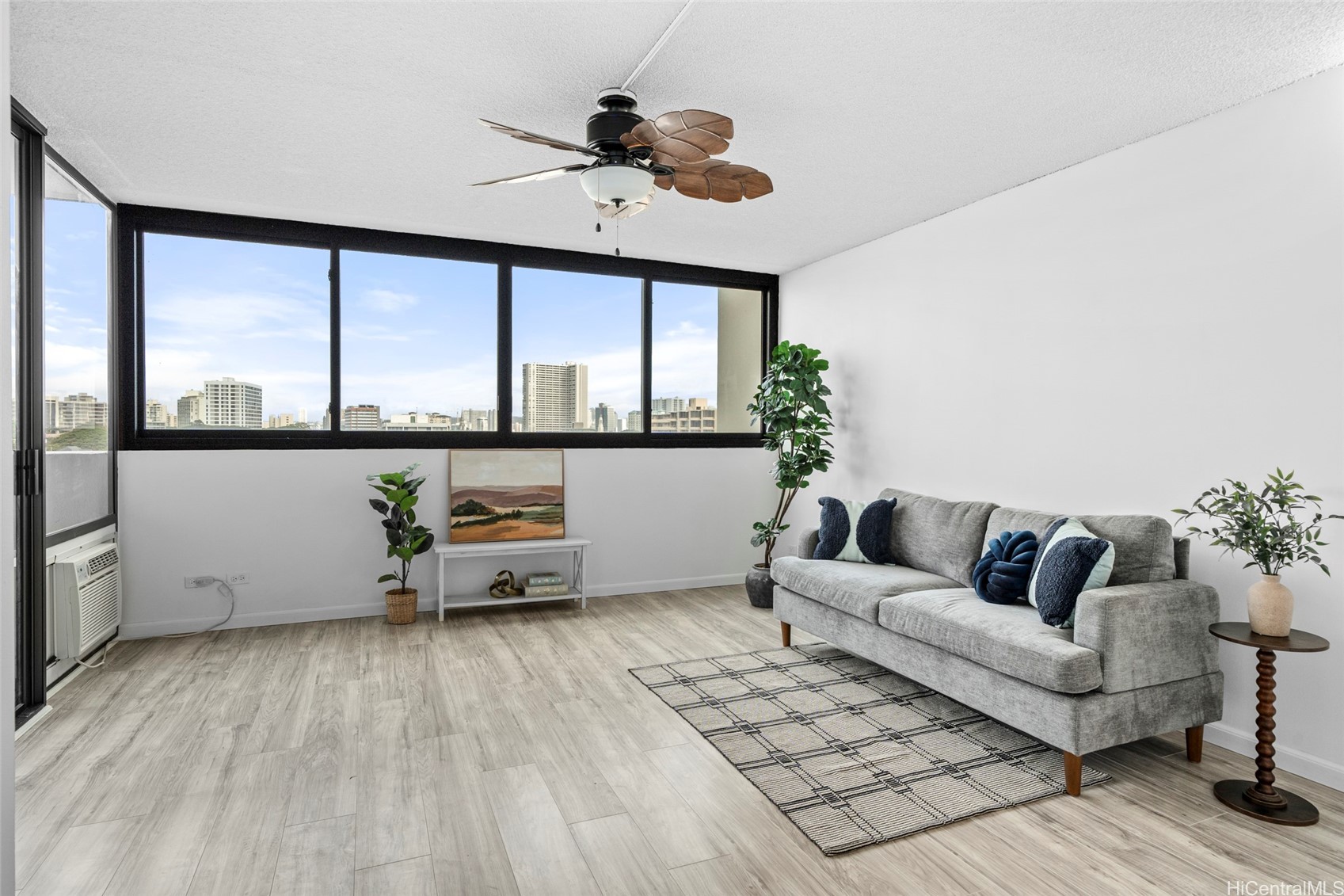 1571 Piikoi St Property Photo