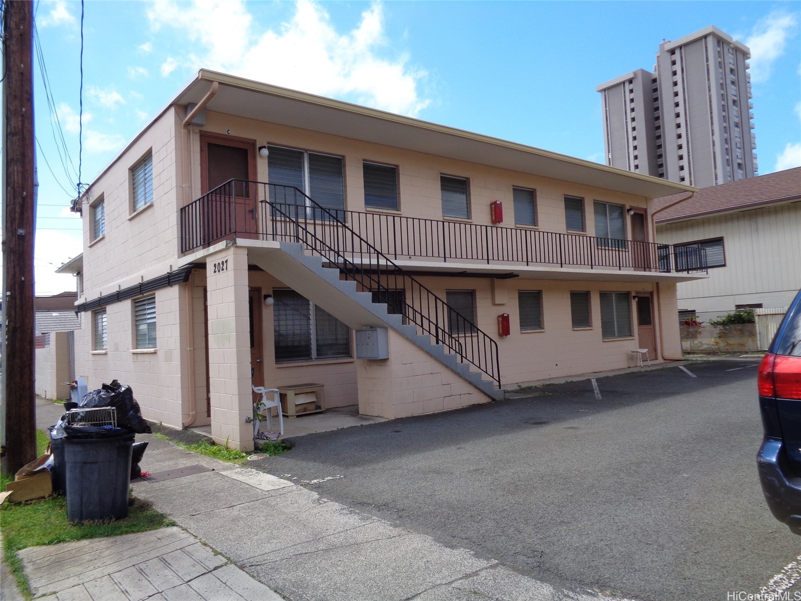 2027 Waiola St Property Photo
