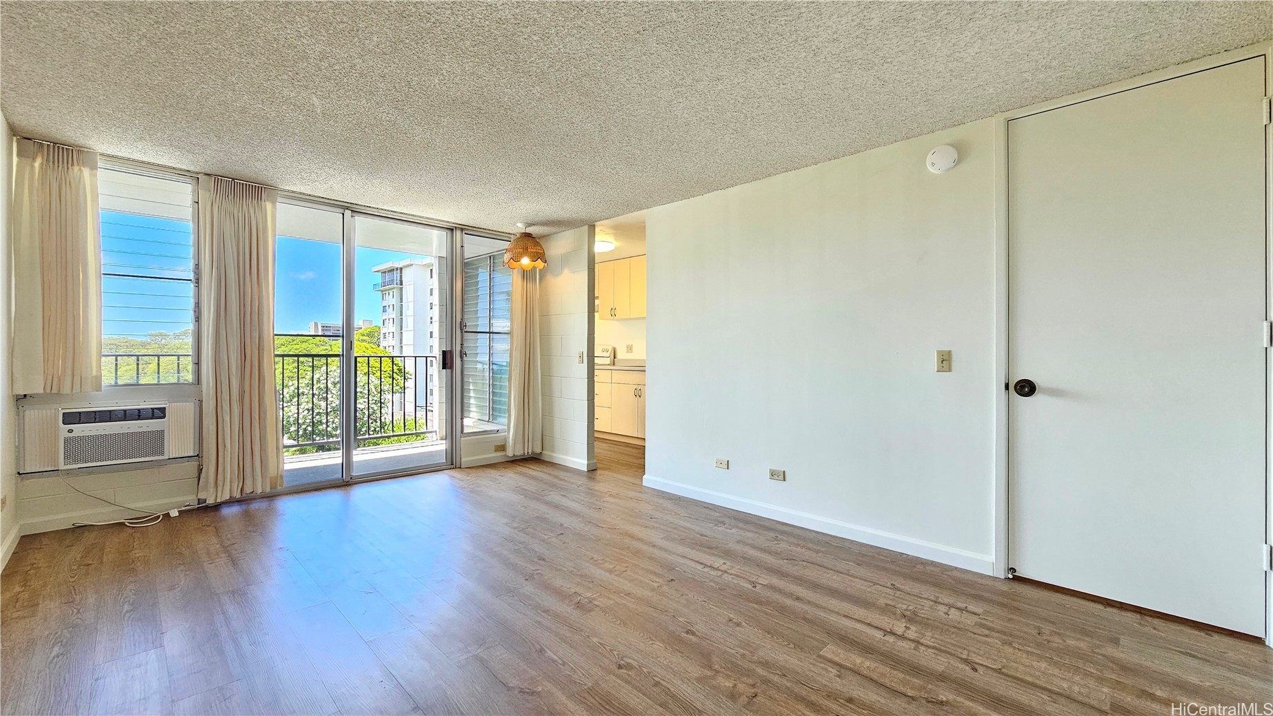 1541 Dominis St Property Photo