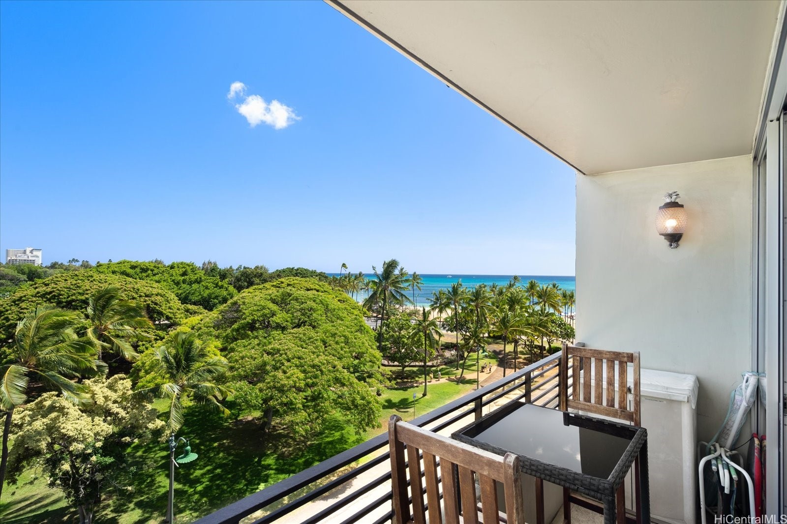 134 Kapahulu Avenue 609 Property Photo 2