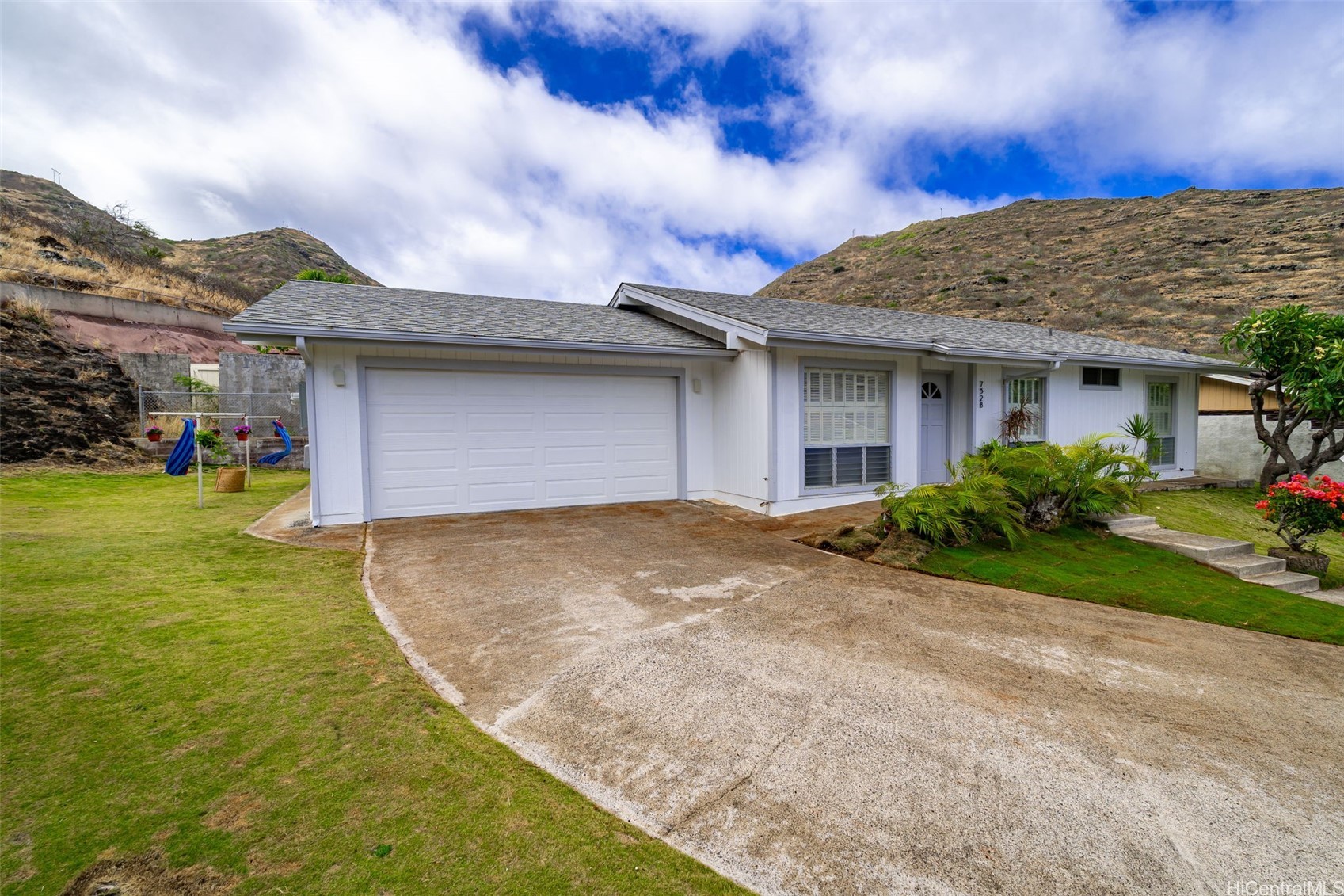 7528 Olili Place Property Photo 1