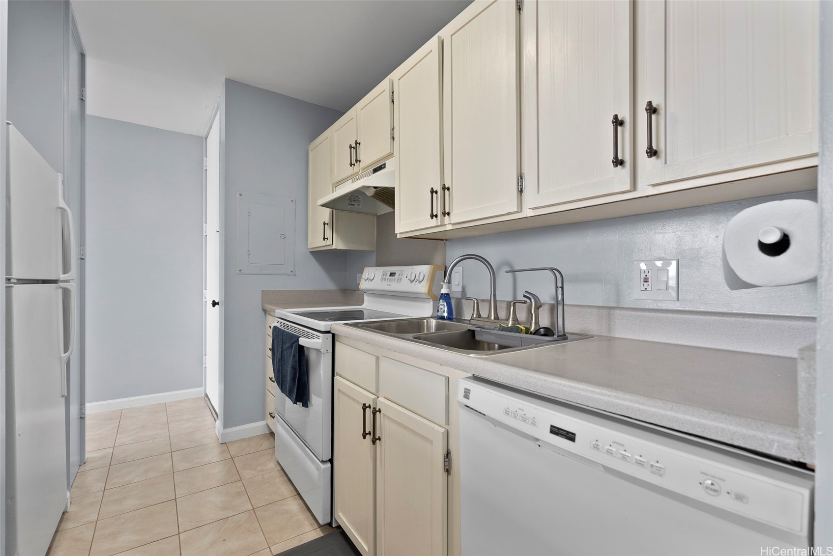 909 Ala Nanala Street 1401 Property Photo 8