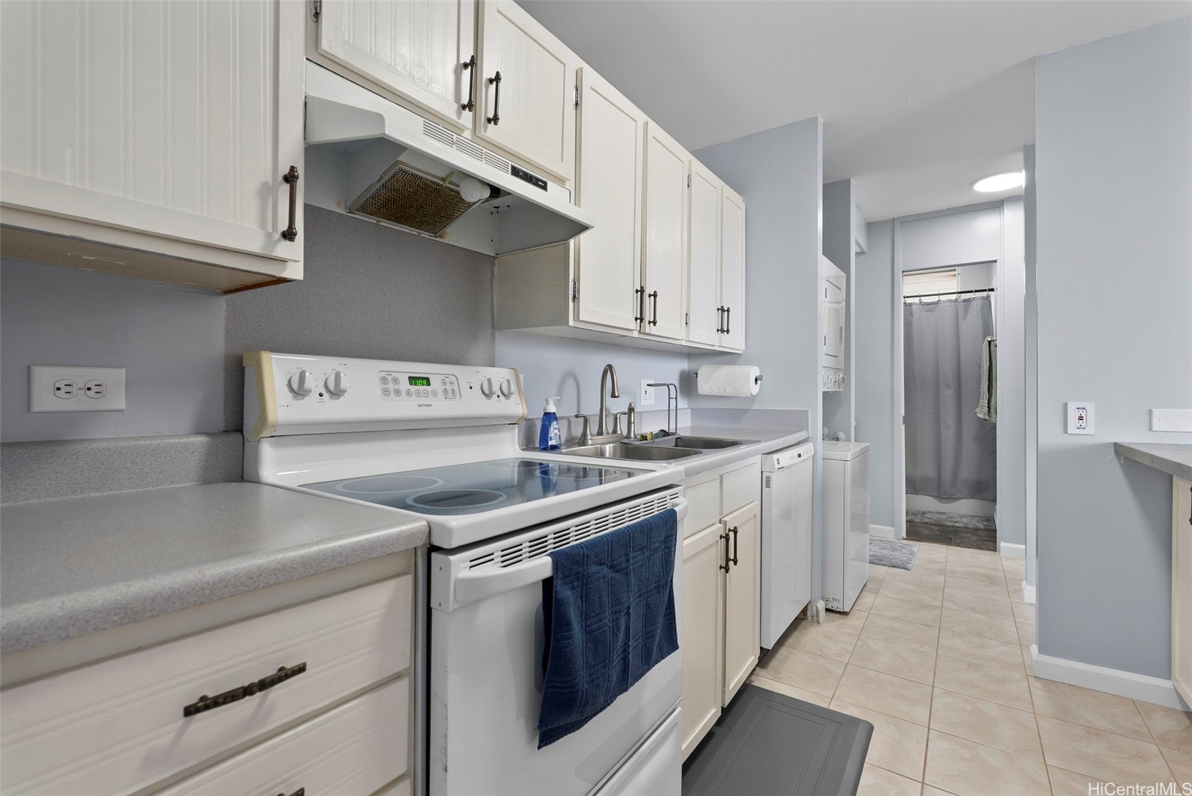 909 Ala Nanala Street 1401 Property Photo 10
