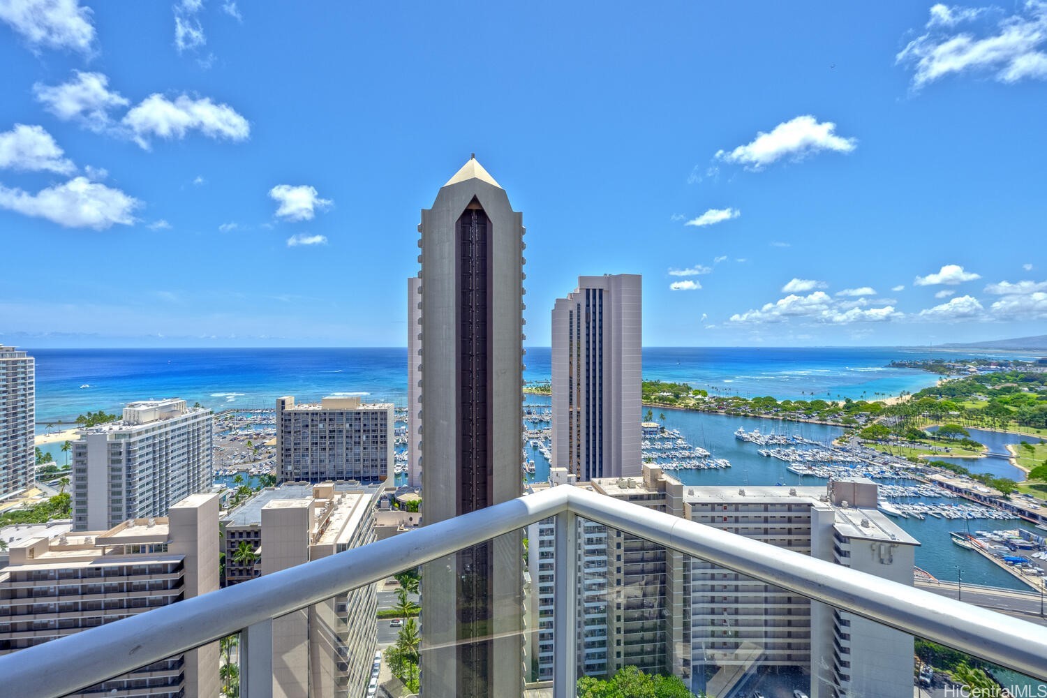 1551 Ala Wai Blvd Property Photo