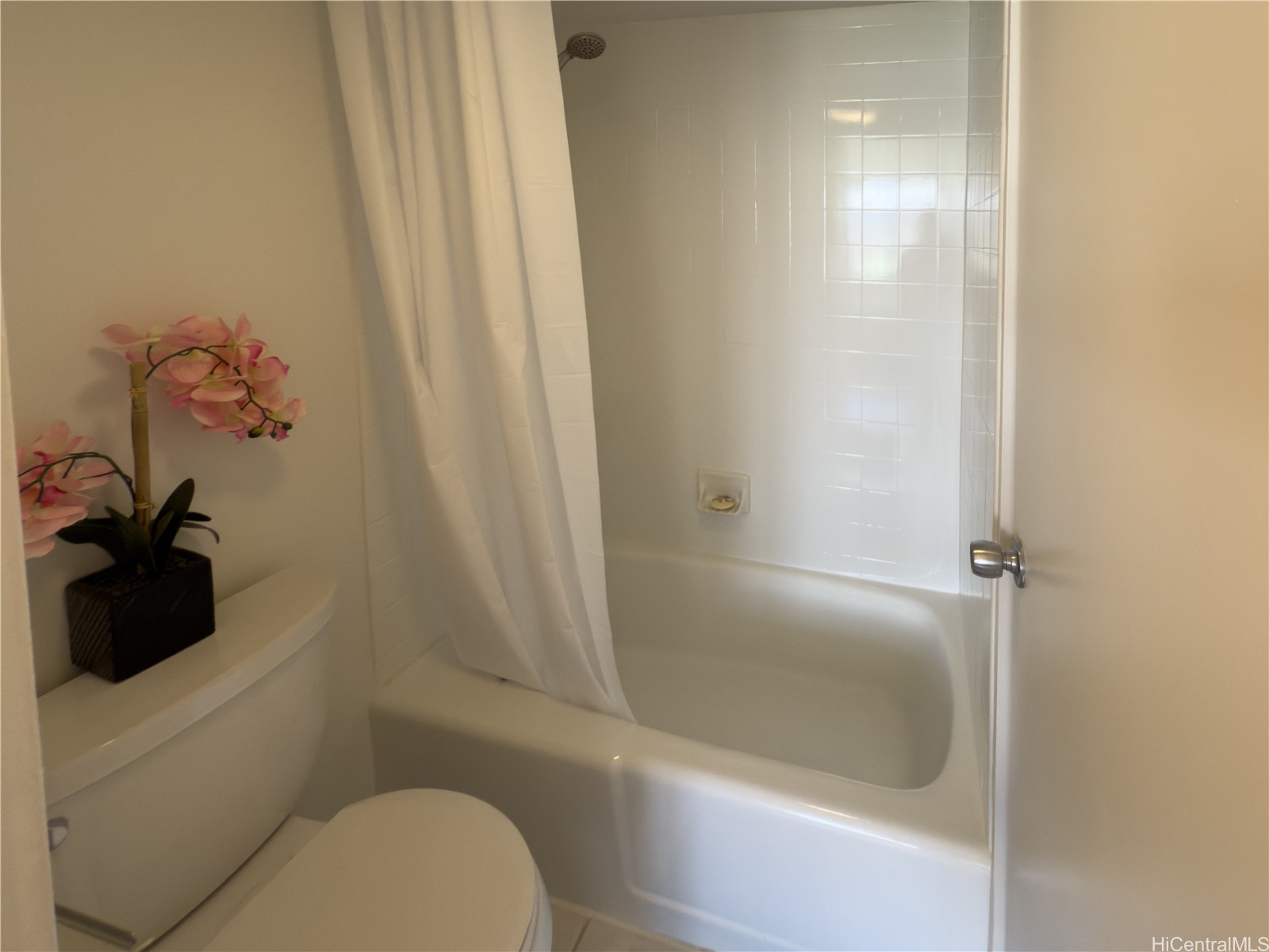 400 Hobron Lane 2114 Property Photo 13