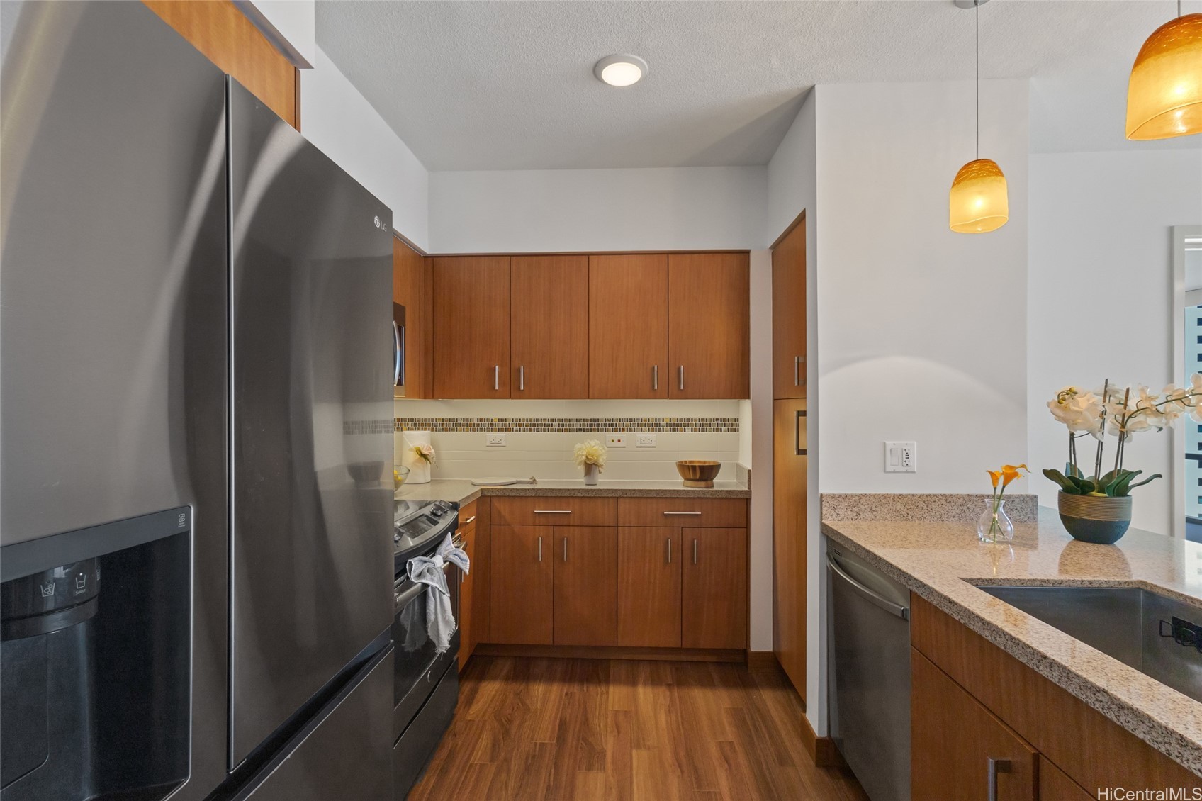 555 South Street 2201 Property Photo 2