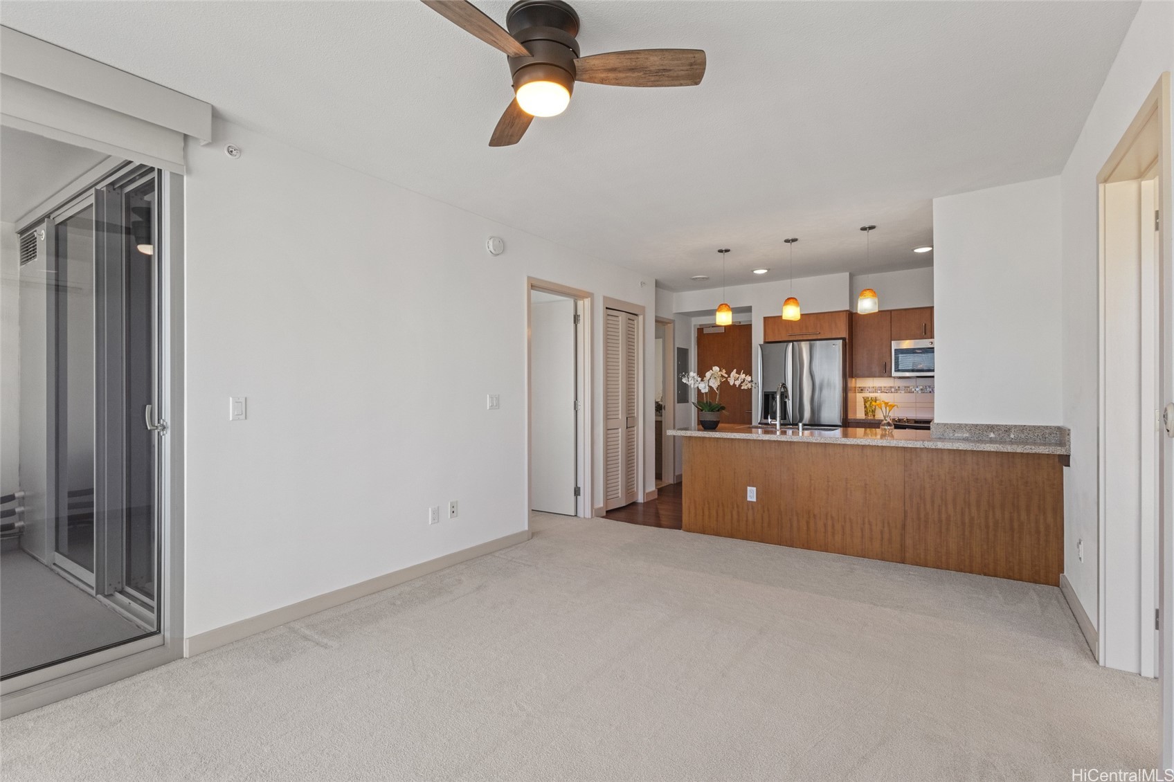 555 South Street 2201 Property Photo 3