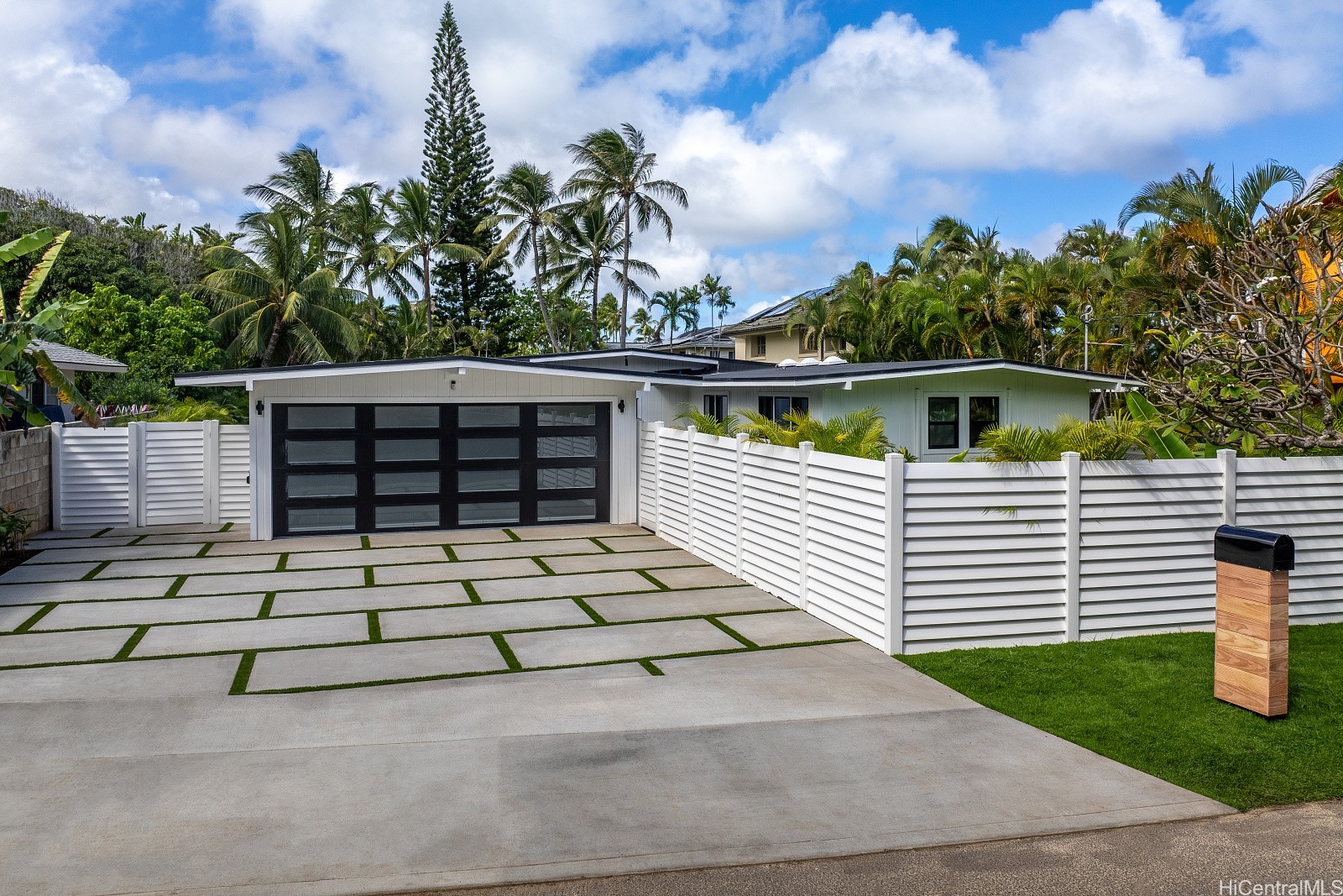 114 Kaelepulu Drive Property Photo