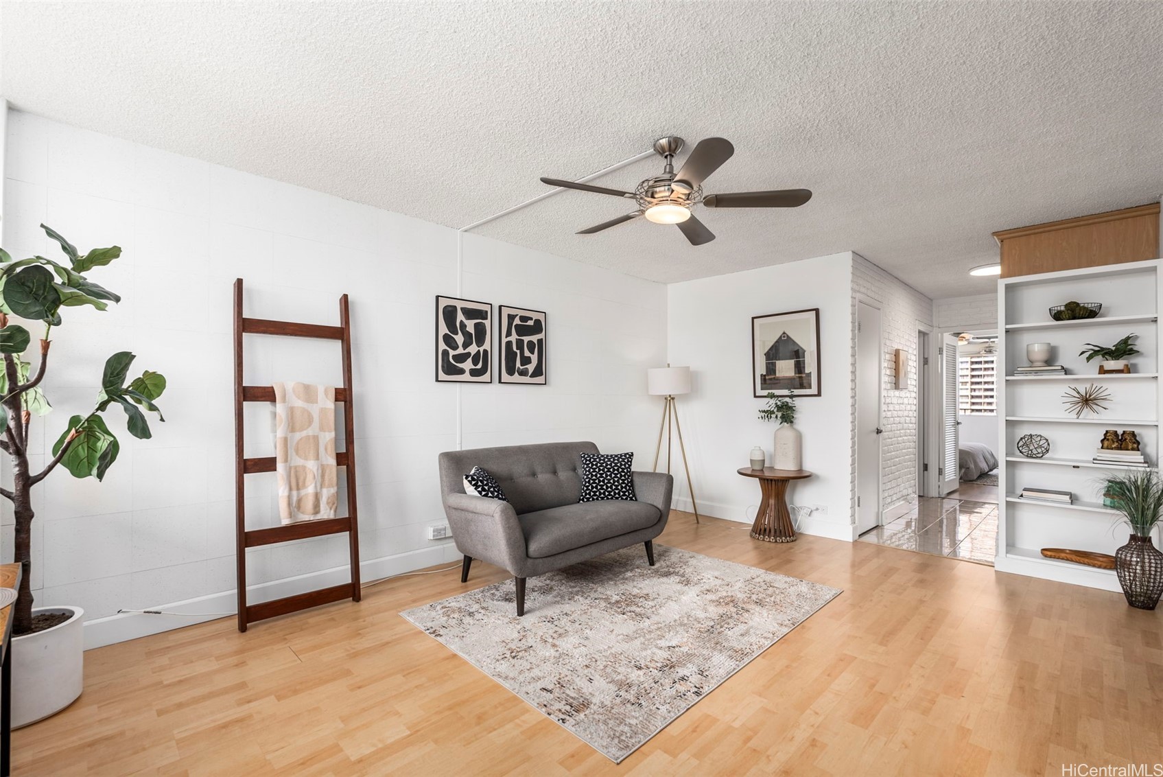 425 Ena Road Ph3b Property Photo 3