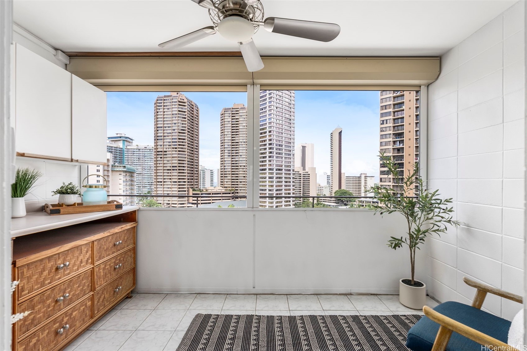 425 Ena Road Ph3b Property Photo 7