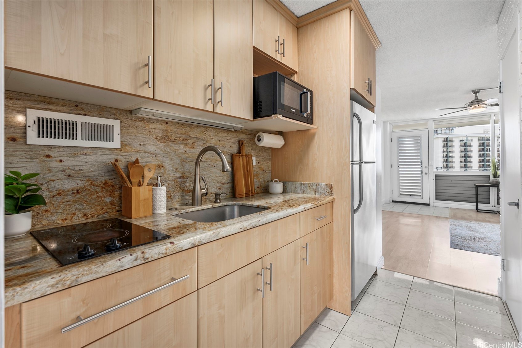 425 Ena Road Ph3b Property Photo 11