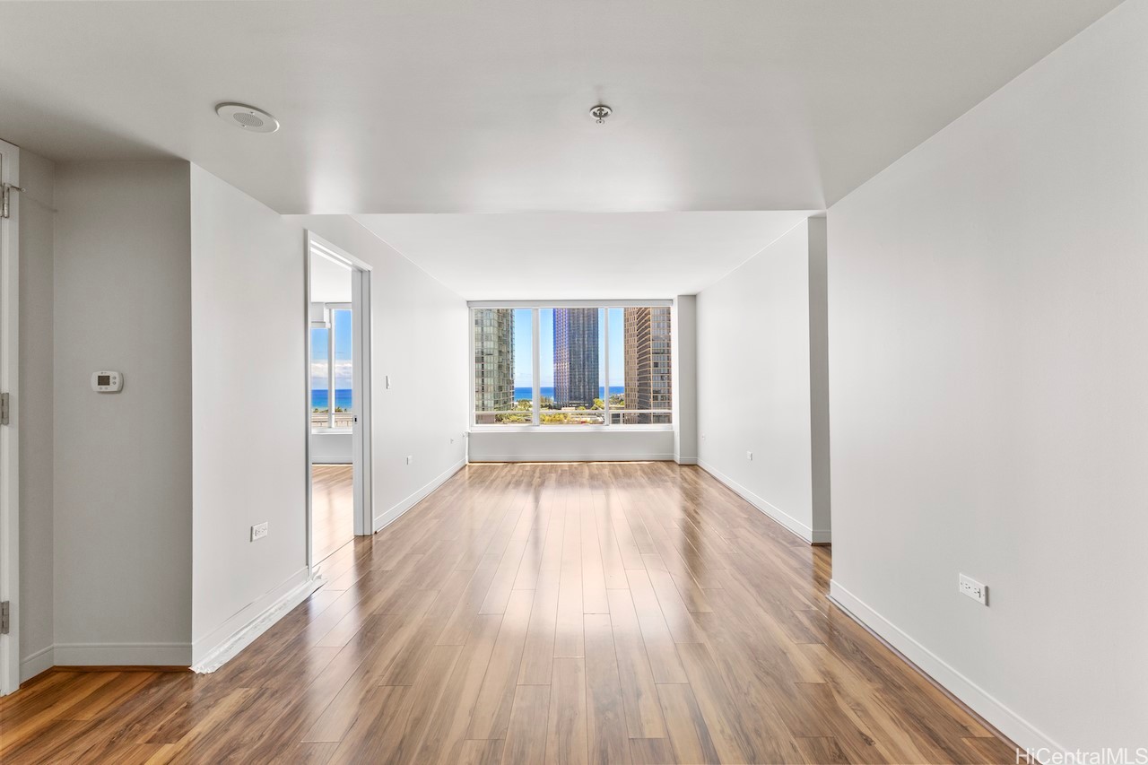 1009 Kapiolani Boulevard 1706 Property Photo 4