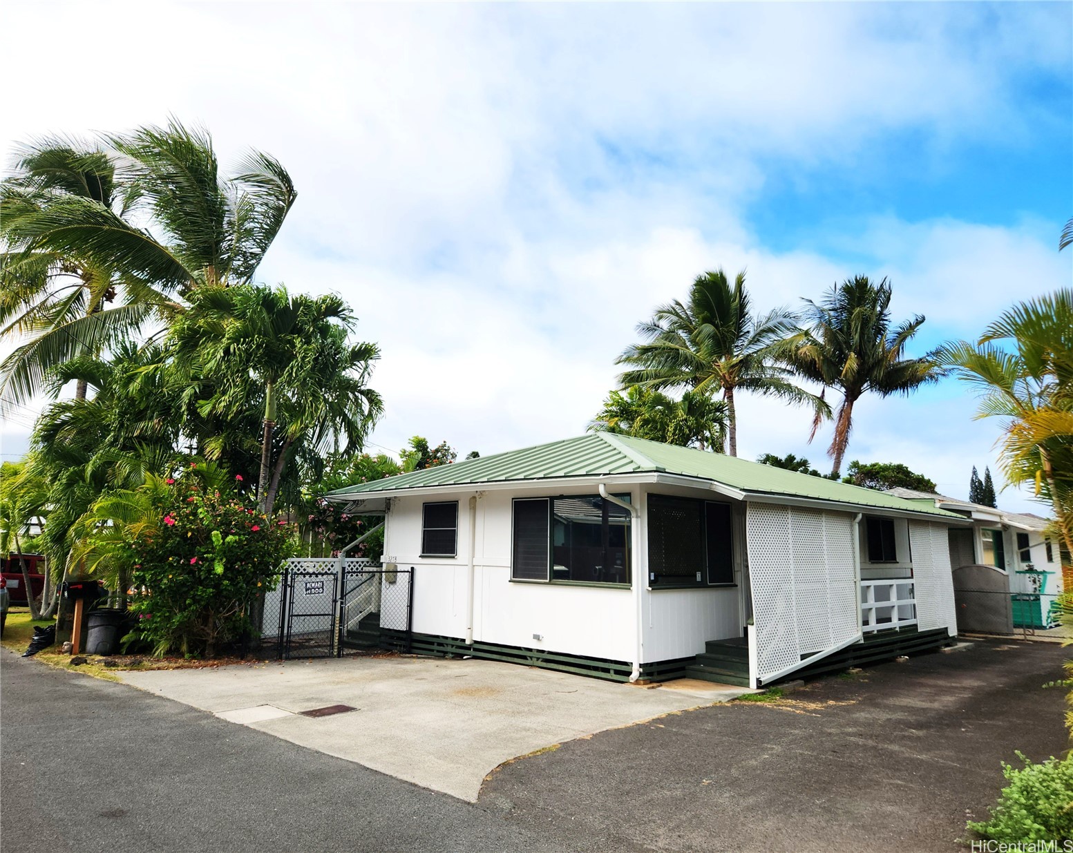 327 Hualani Street B Property Photo 1