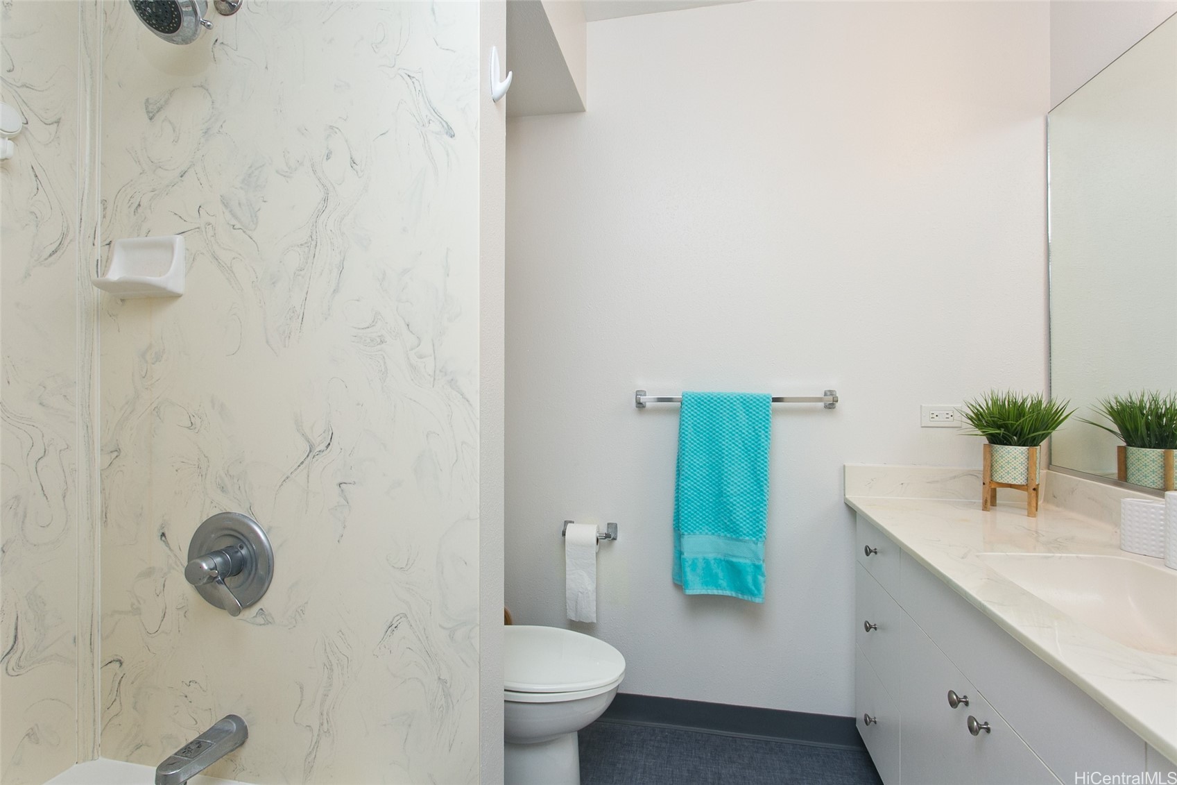 747 Amana Street 810 Property Photo 6