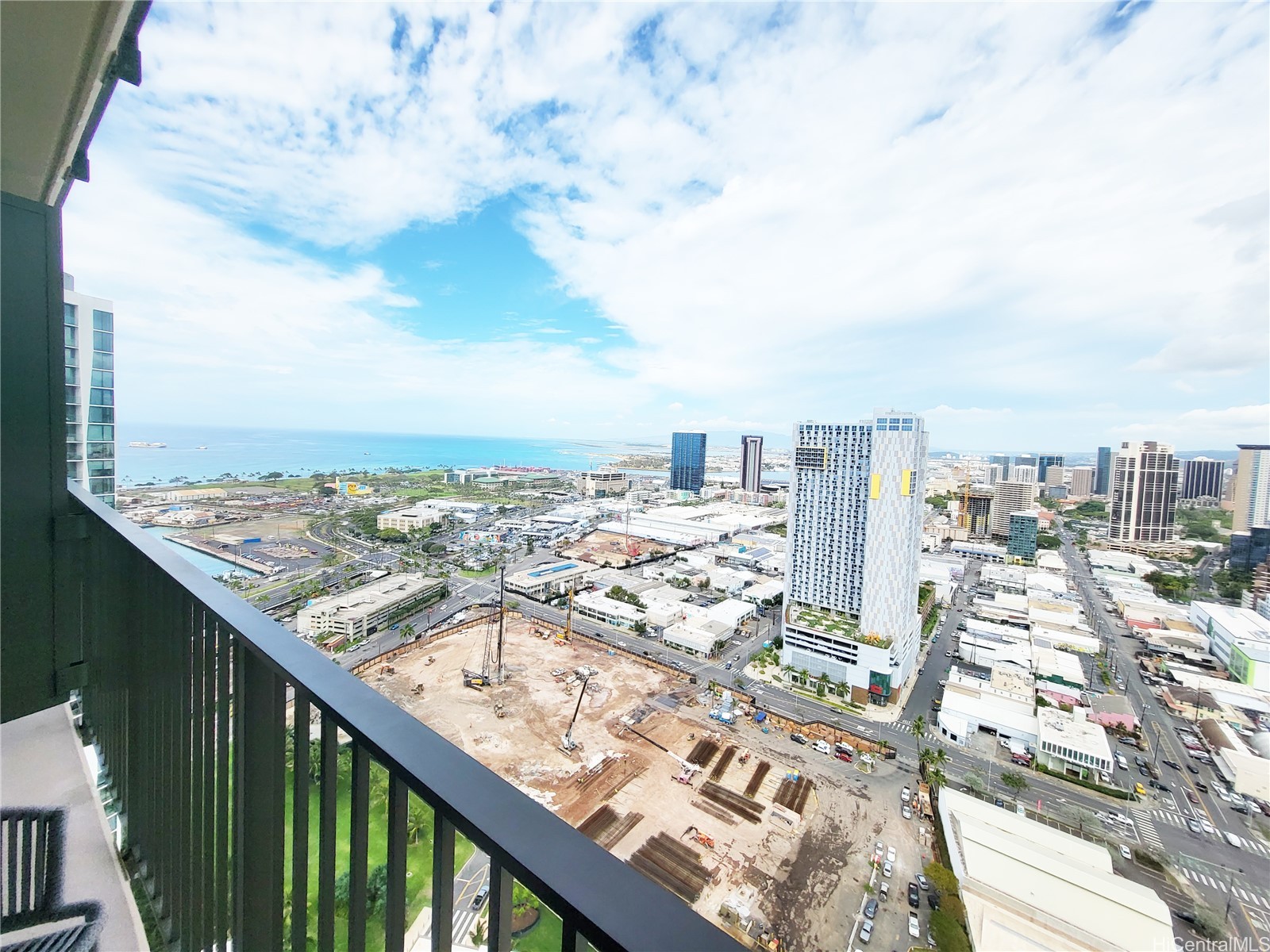 987 Queen Street 3713 Property Photo 1