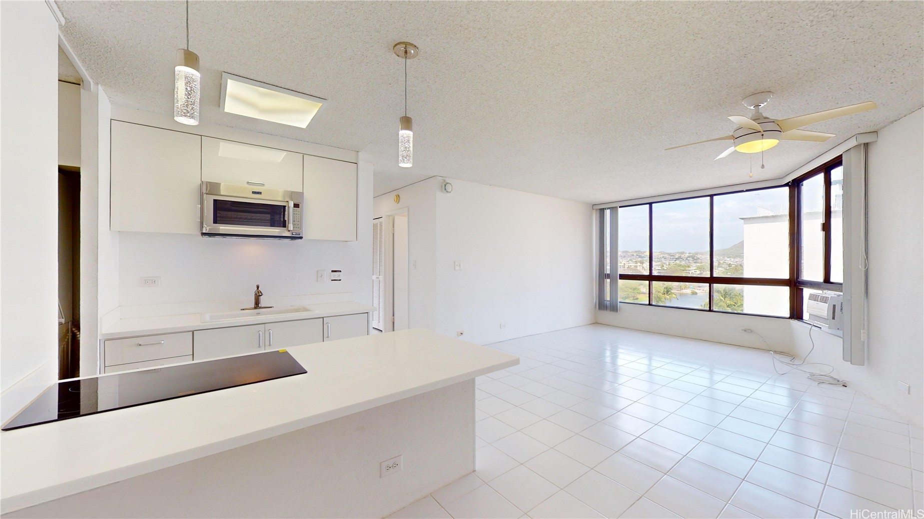 320 Liliuokalani Avenue 903 Property Photo