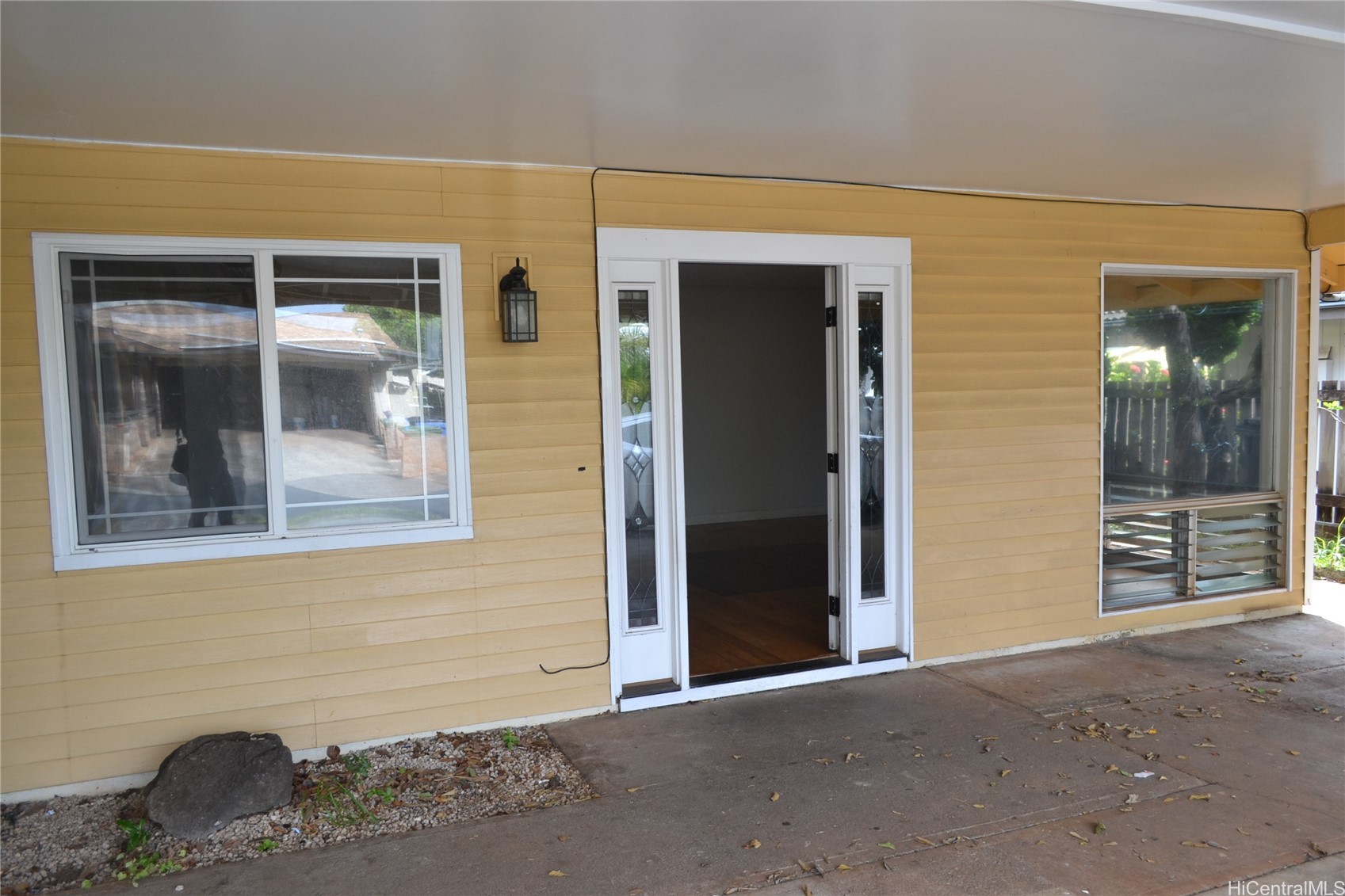 98-1613 Hoomaike Street Front Unit Property Photo 1