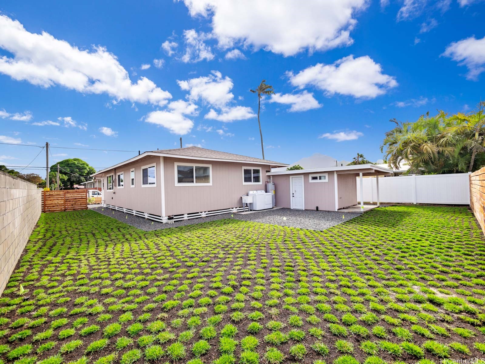 624 Olomana Street Property Photo 14