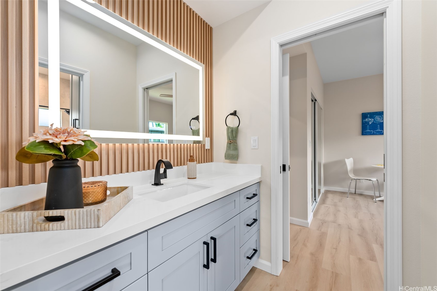 1076 Kahili Street Property Photo 4