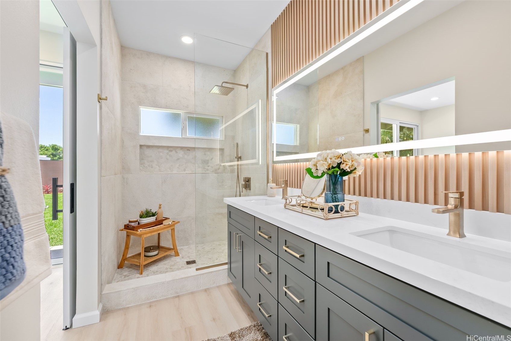 1076 Kahili Street Property Photo 11