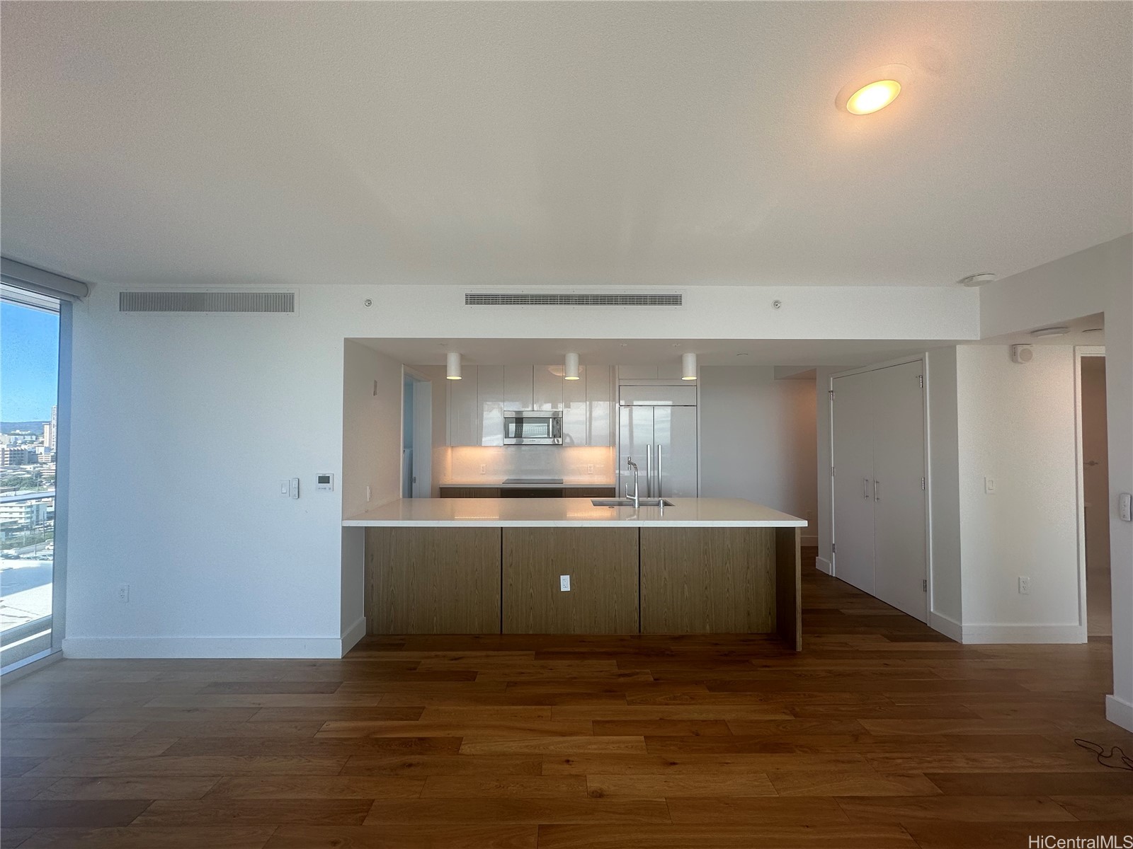 629 Keeaumoku Street 1401 Property Photo 4