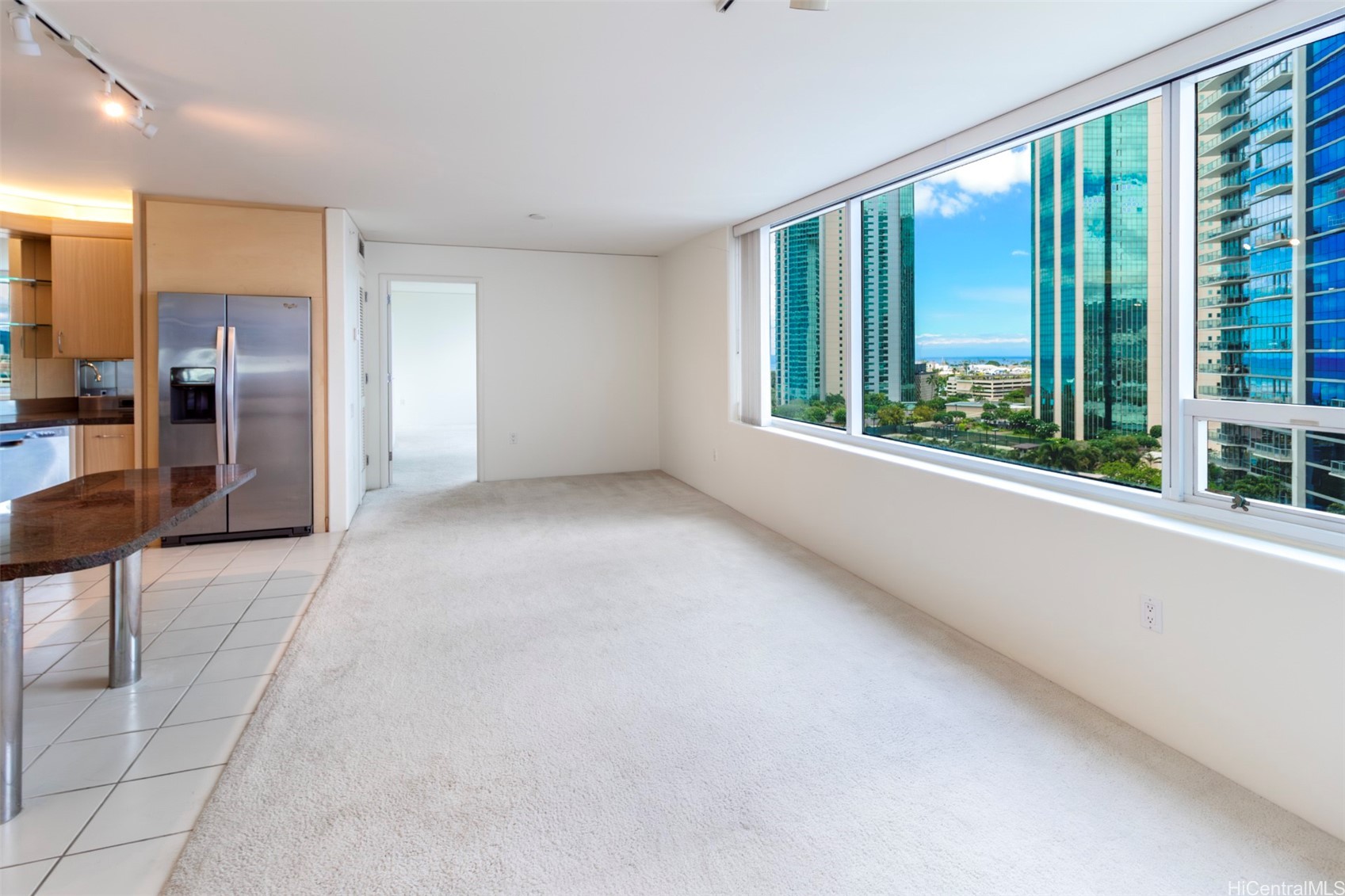 88 Piikoi Street 1311 Property Photo 1