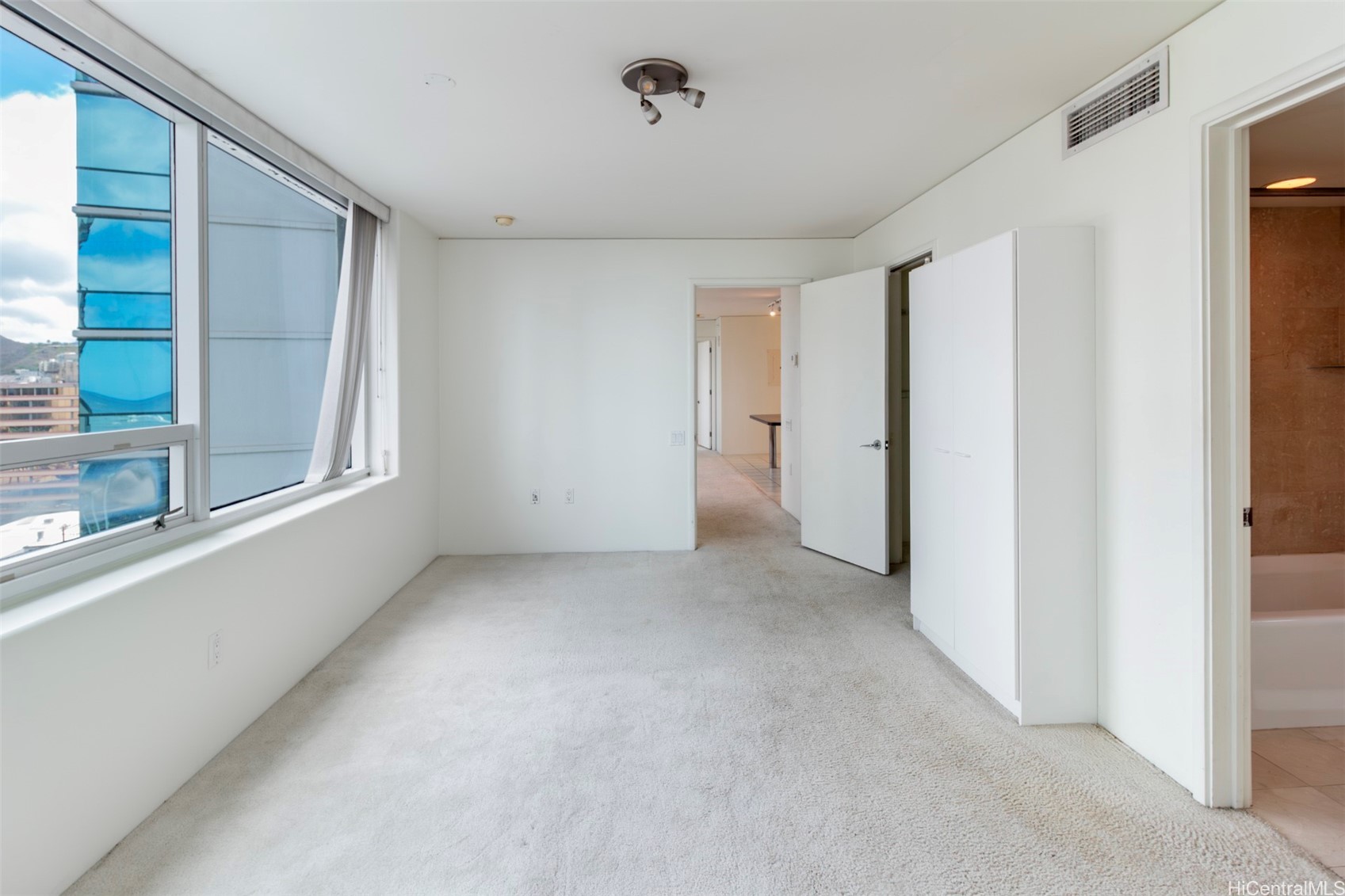 88 Piikoi Street 1311 Property Photo 5