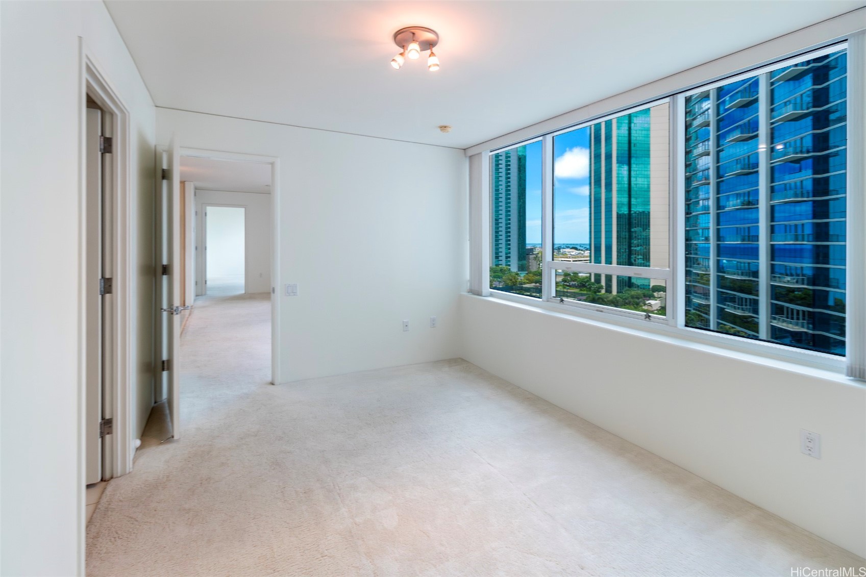 88 Piikoi Street 1311 Property Photo 8