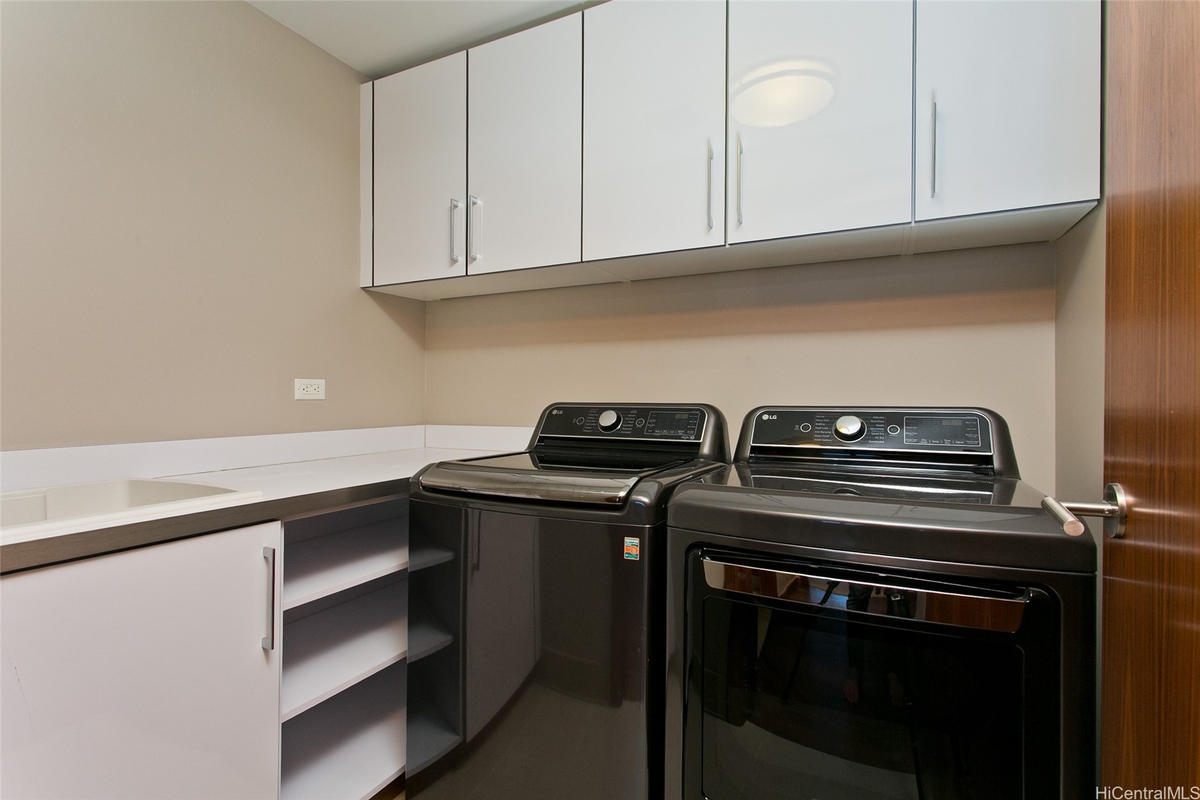 1555 Kapiolani Boulevard 1205 Property Photo 15