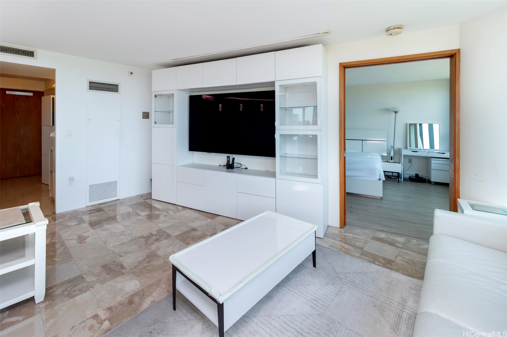 1330 Ala Moana Boulevard 604 Property Photo 4