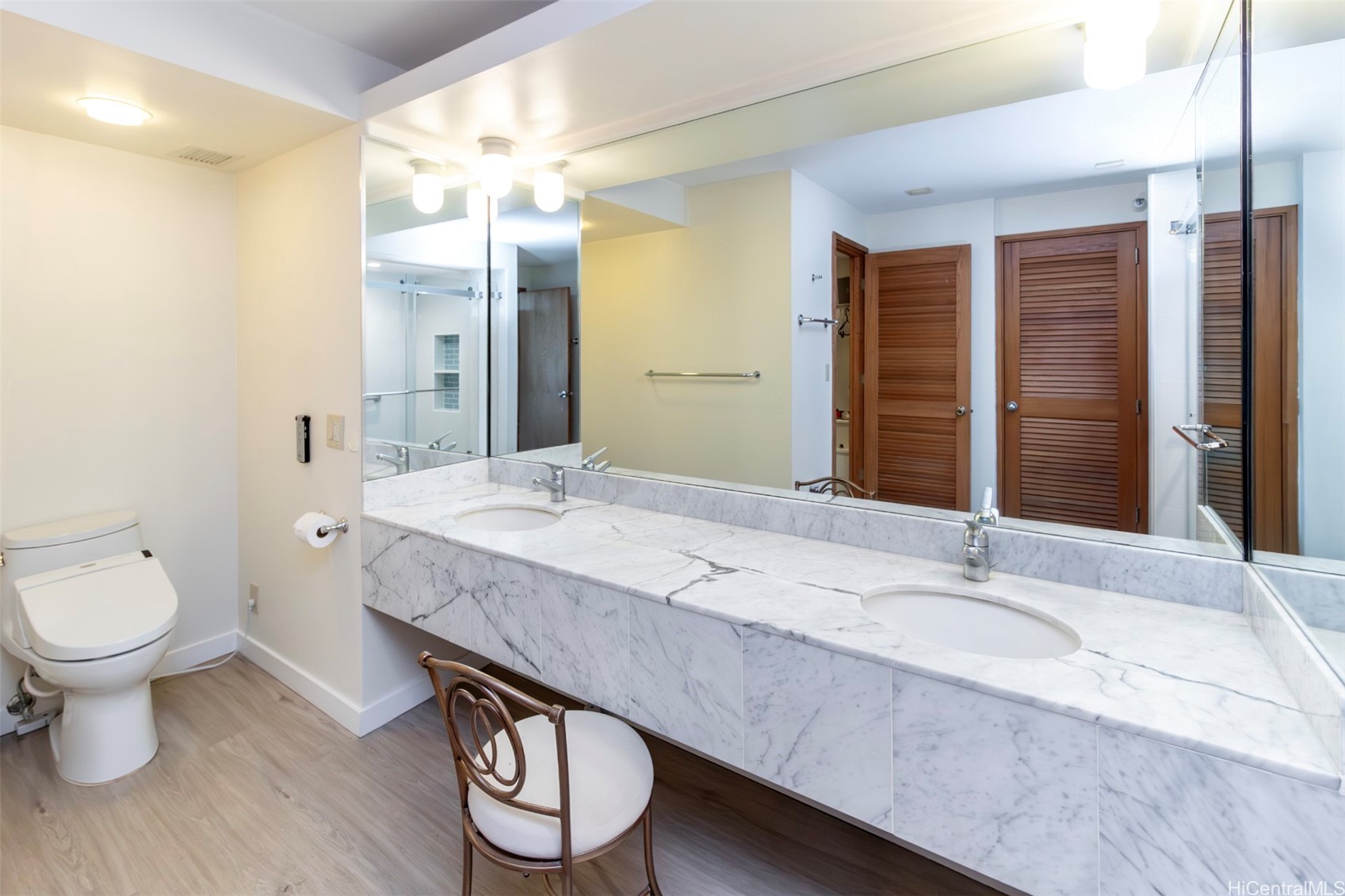 1330 Ala Moana Boulevard 604 Property Photo 10