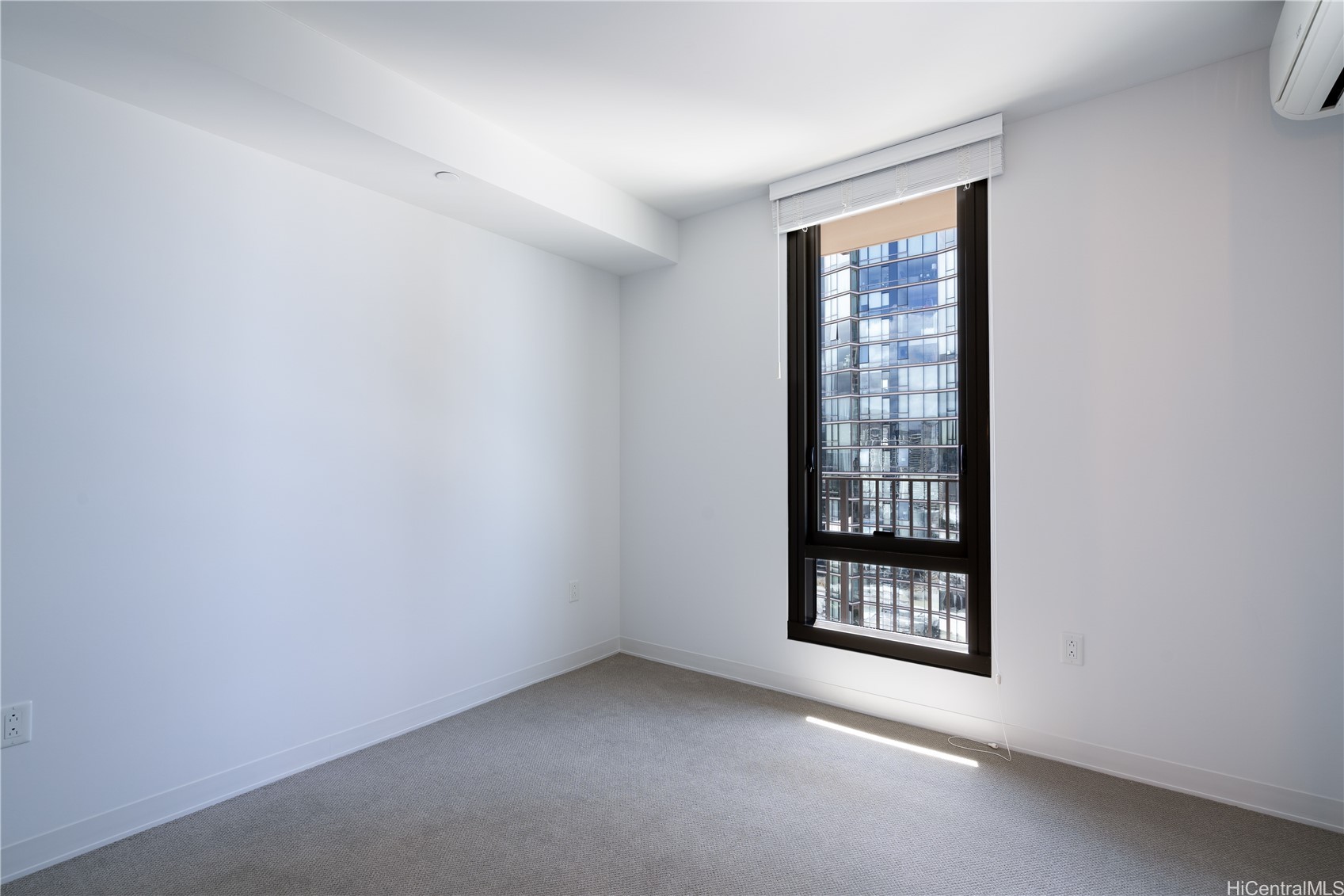 987 Queen Street 2512 Property Photo 9