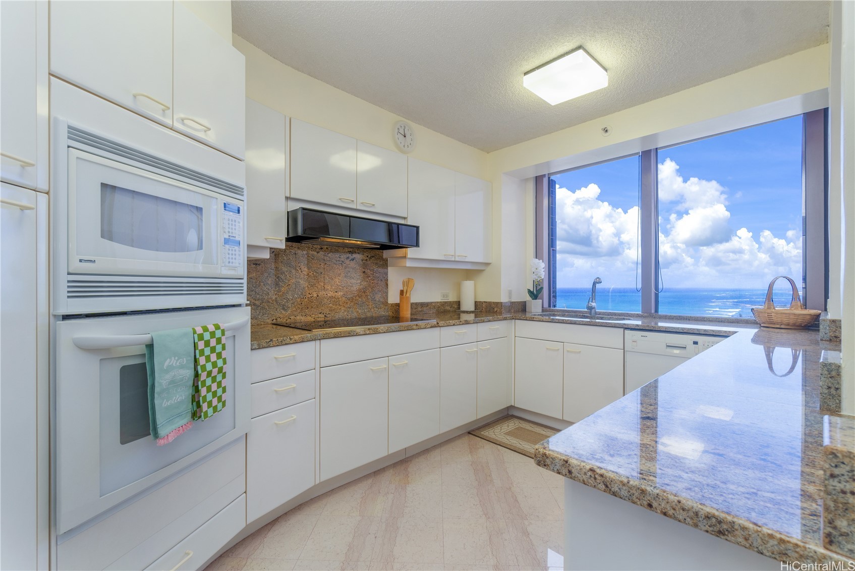 425 South Street 3601 Property Photo 1