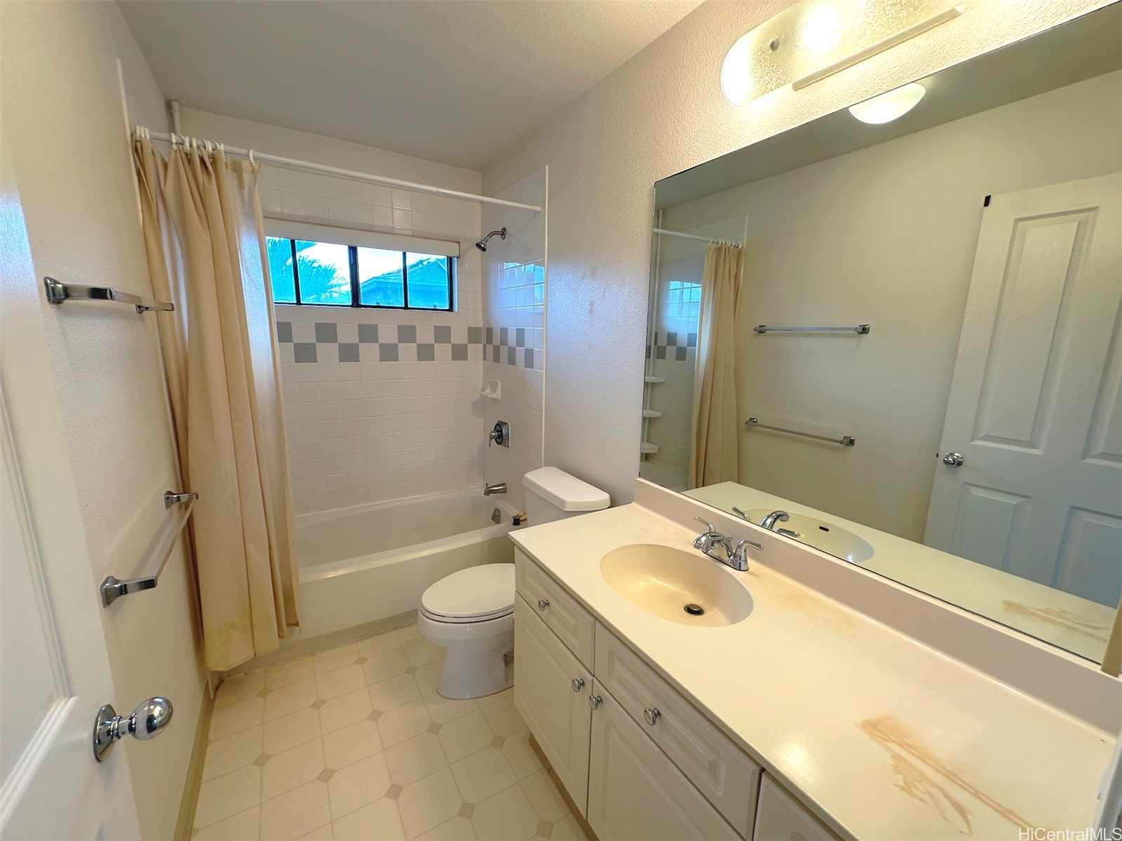 94-229 Keaukaha Place Property Photo 9