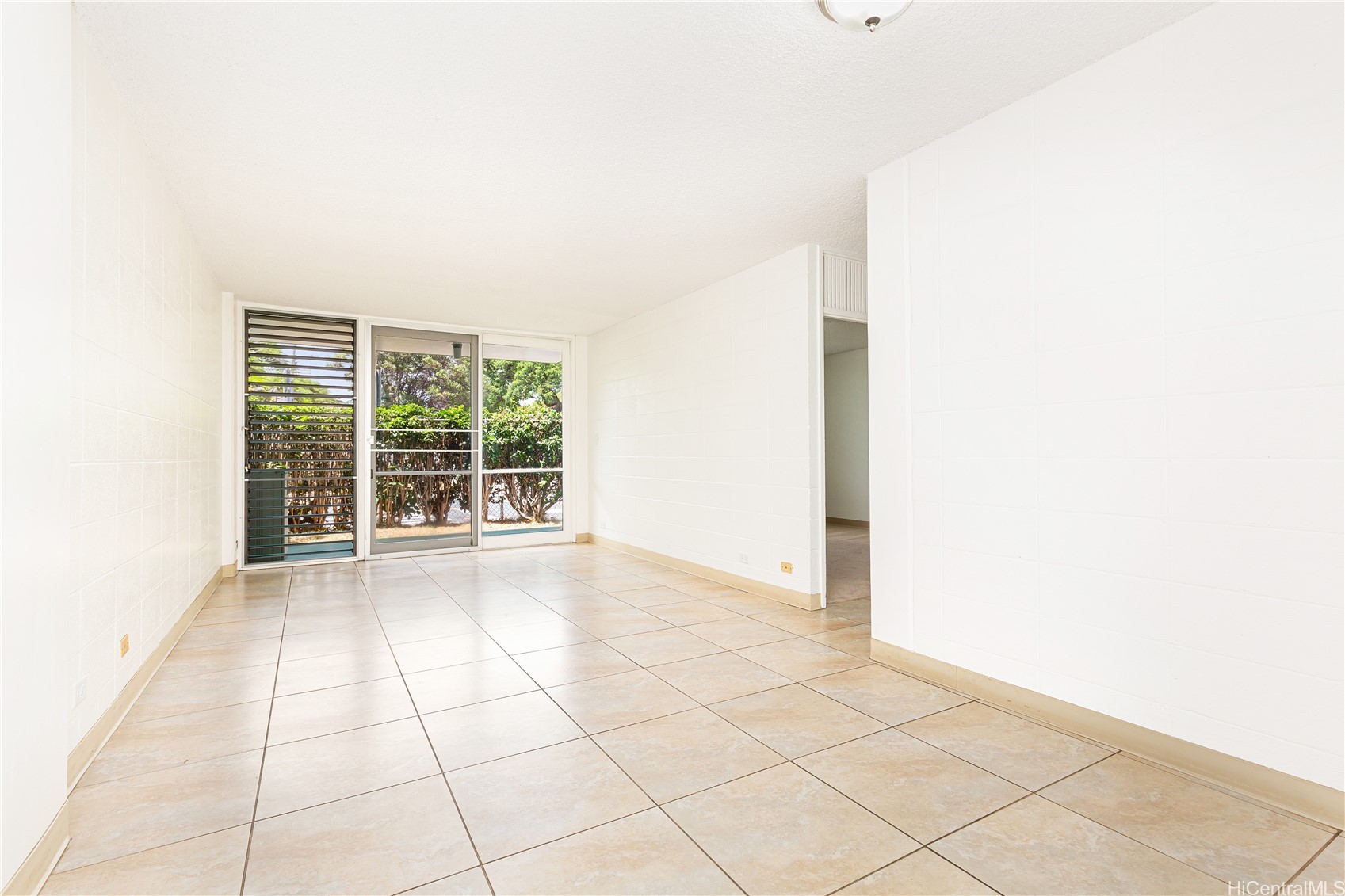 3410 Leahi Avenue 107 Property Photo 3