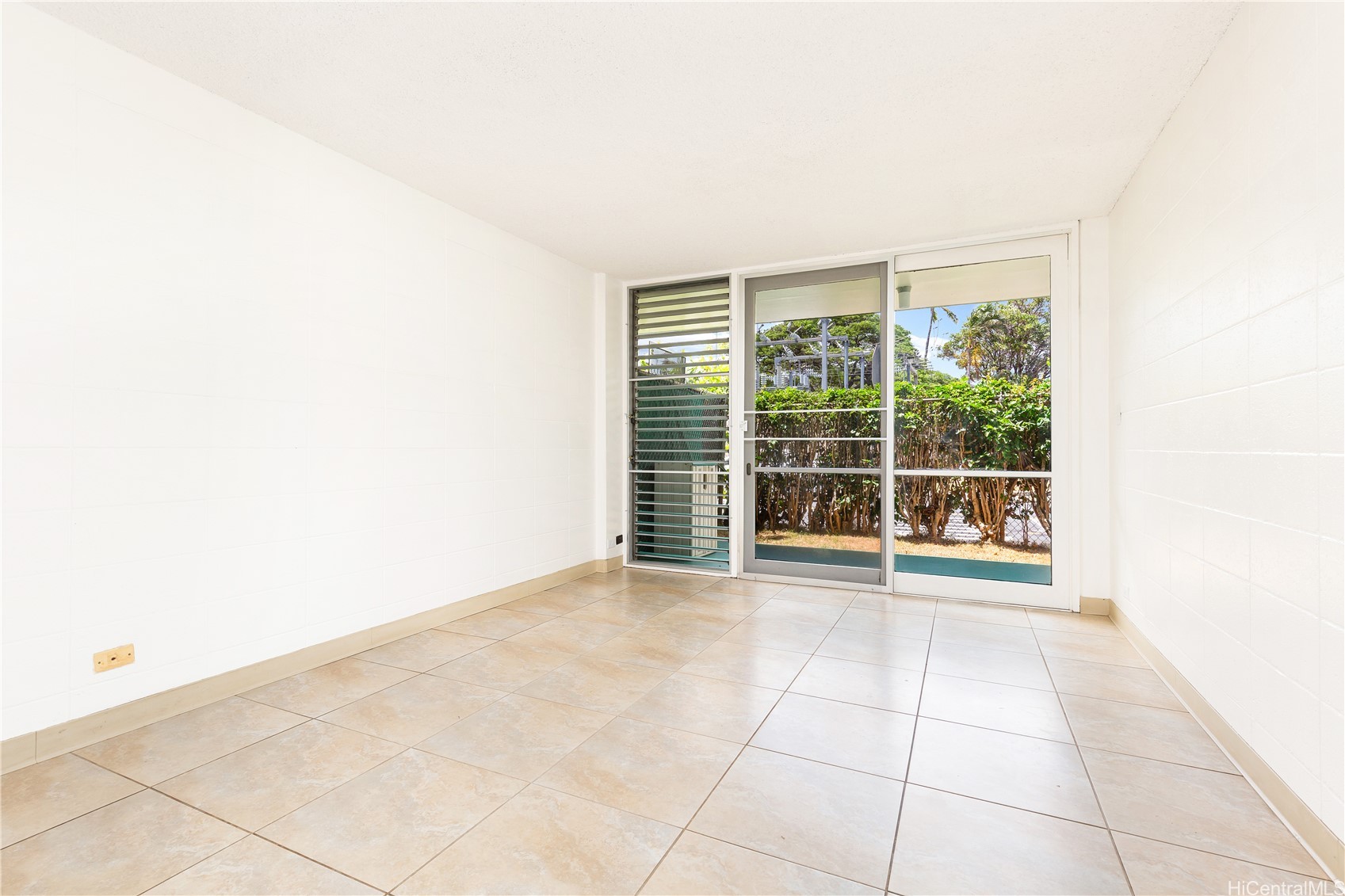 3410 Leahi Avenue 107 Property Photo 4