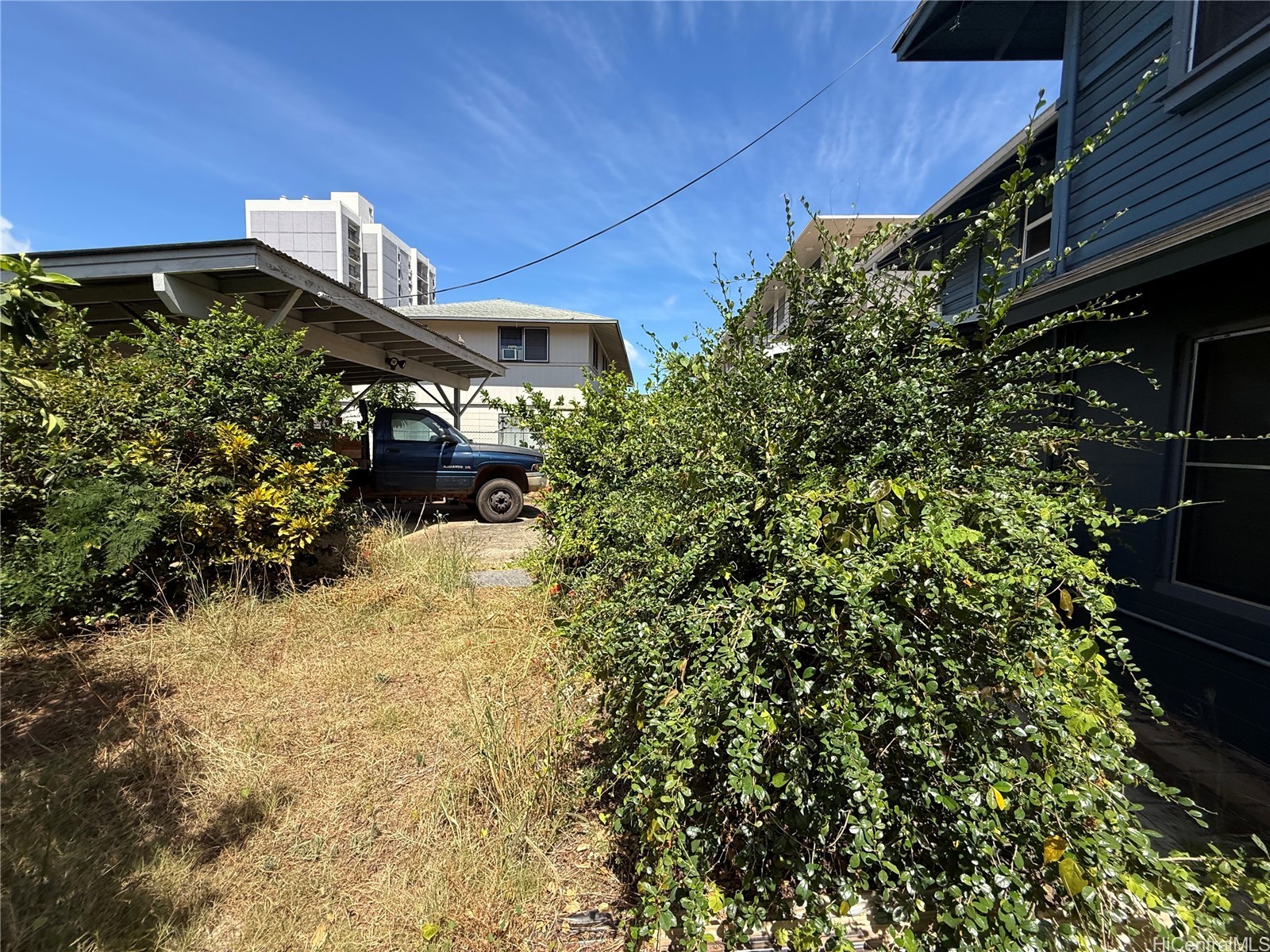 1142 Kamaile Street Property Photo 11