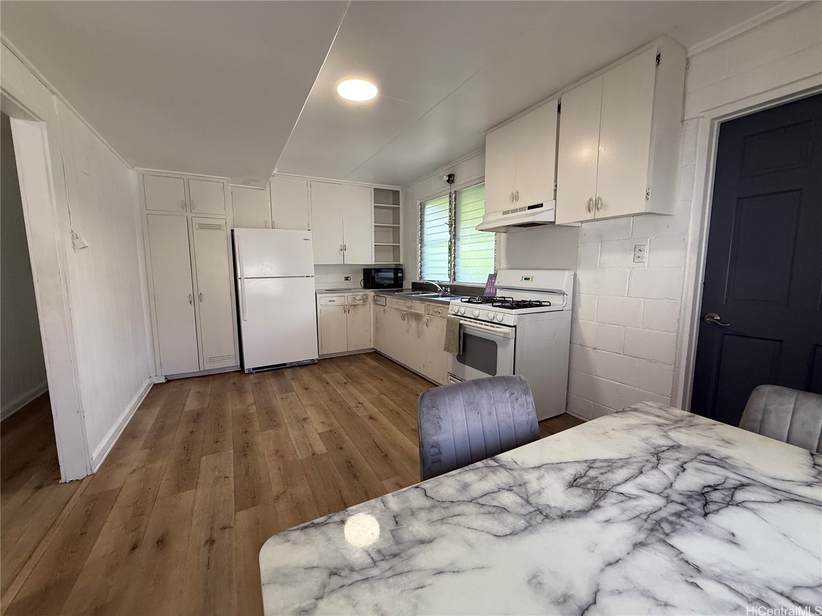 1142 Kamaile Street Property Photo 16