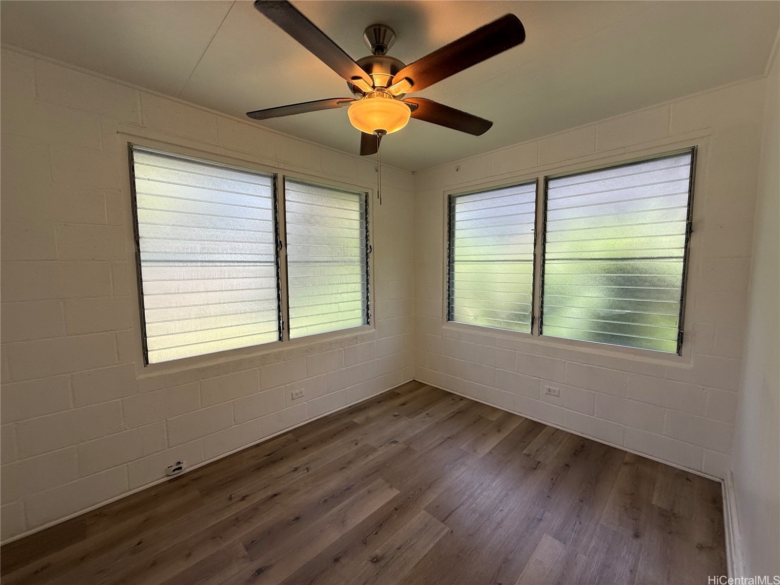 1142 Kamaile Street Property Photo 18