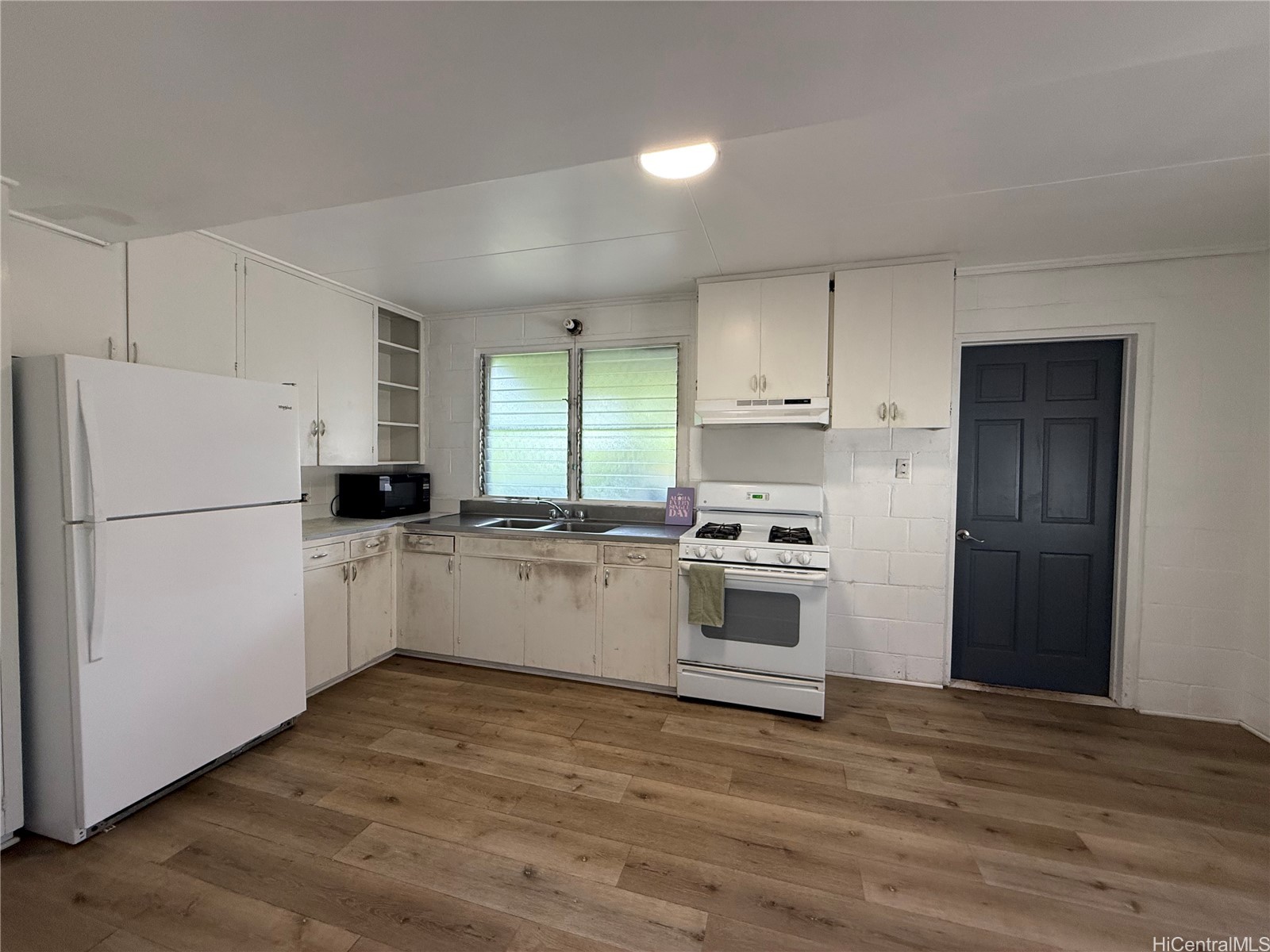 1142 Kamaile Street Property Photo 24