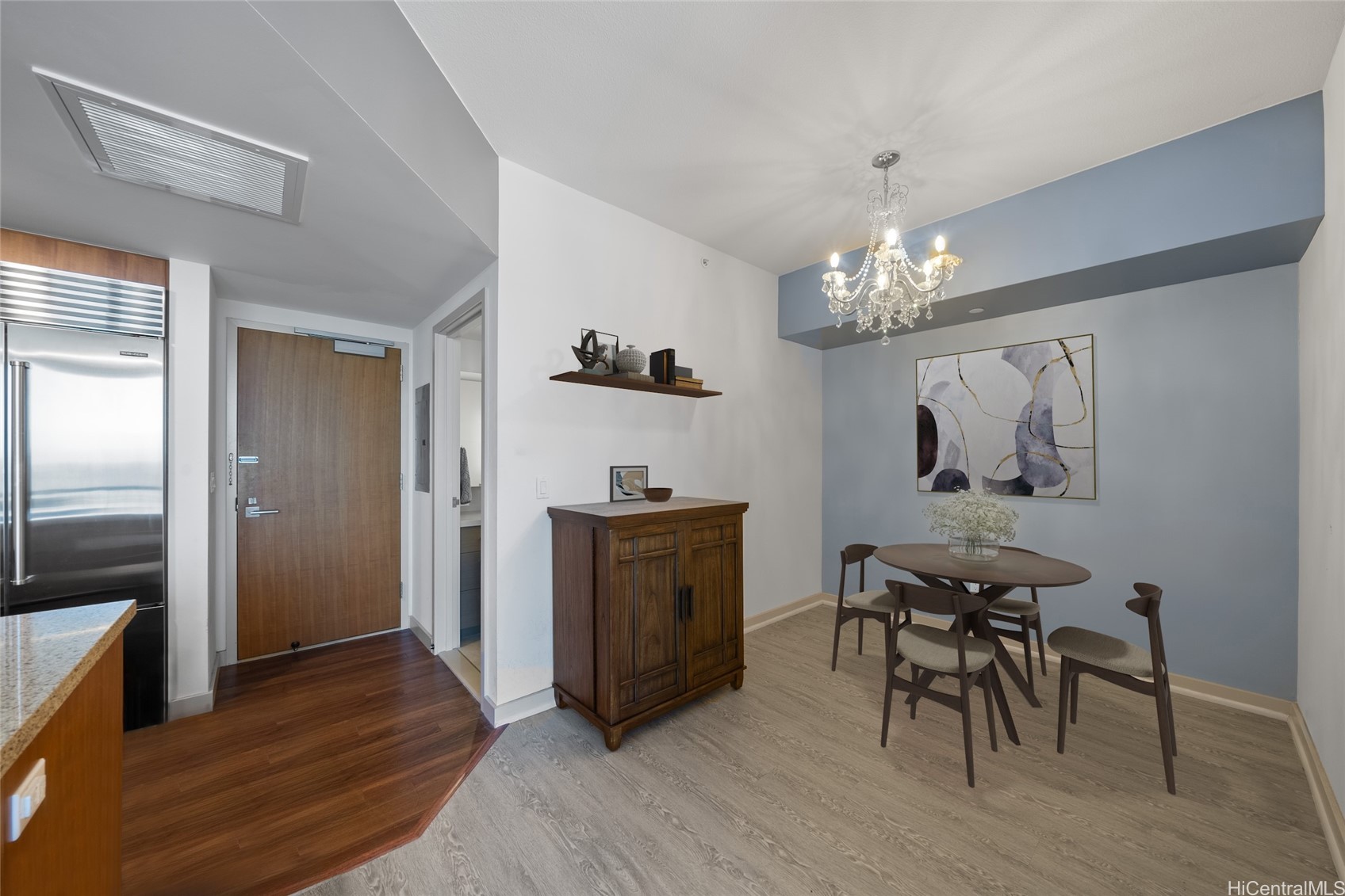 555 South Street 4202 Property Photo 3