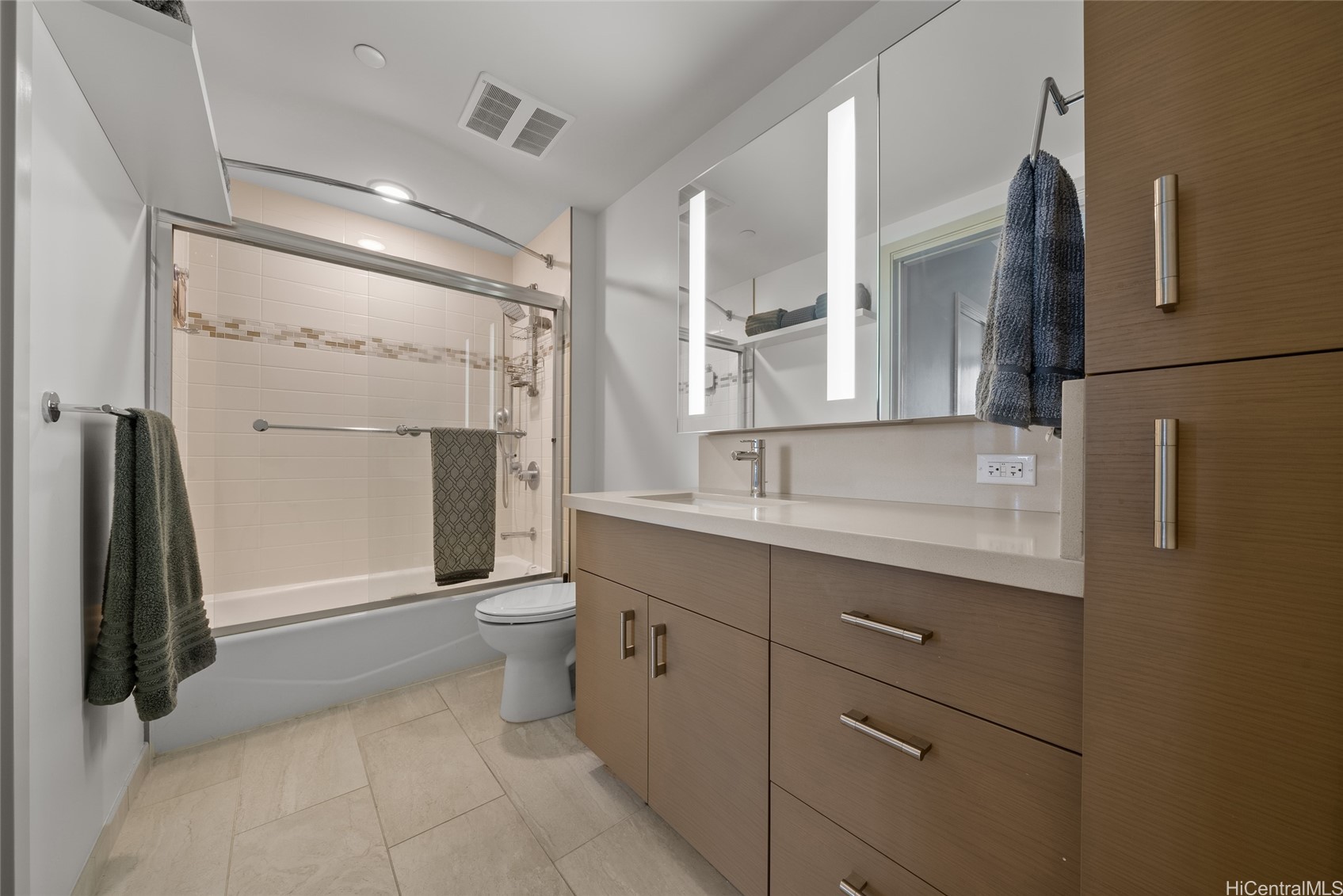 555 South Street 4202 Property Photo 12