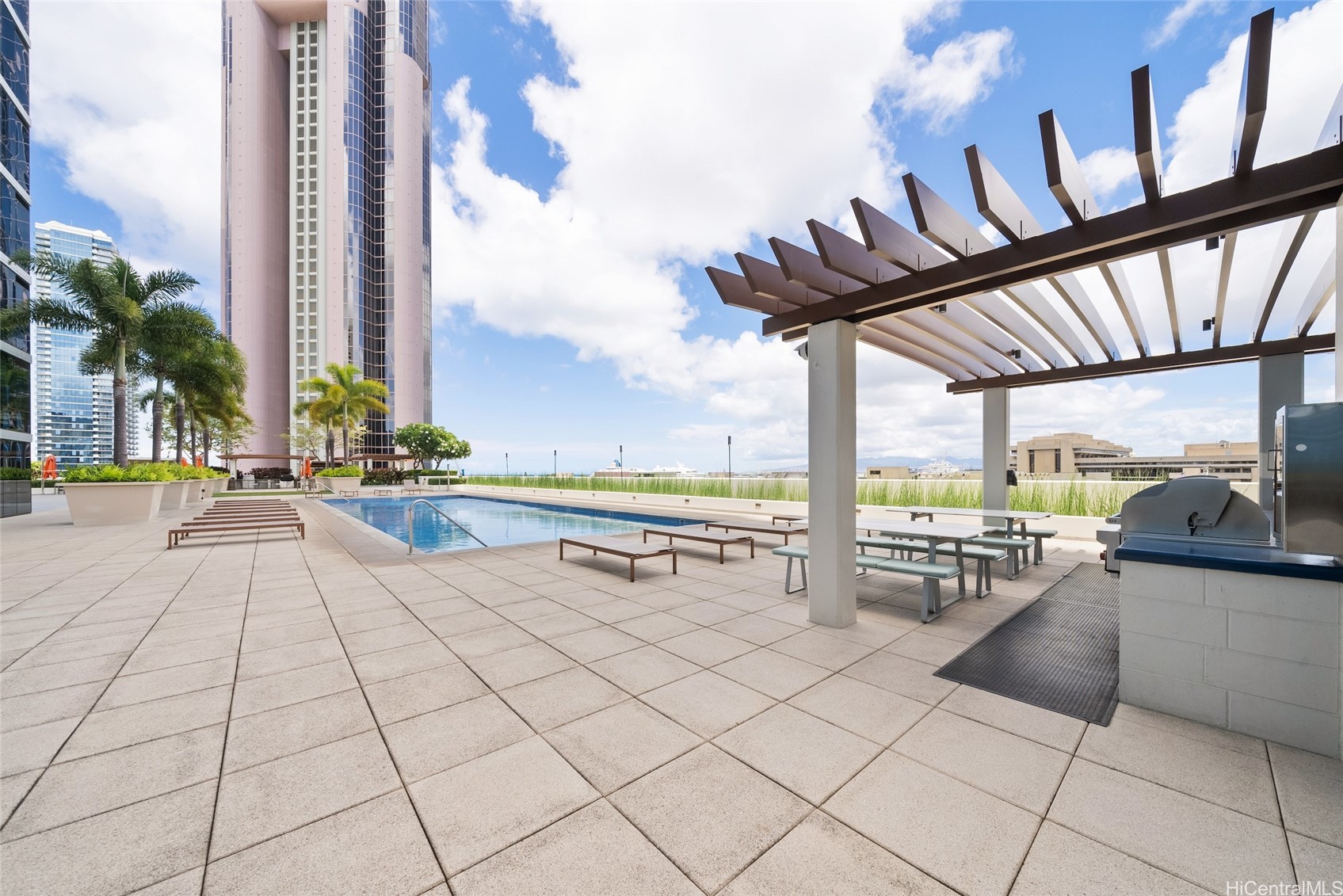 555 South Street 4202 Property Photo 19