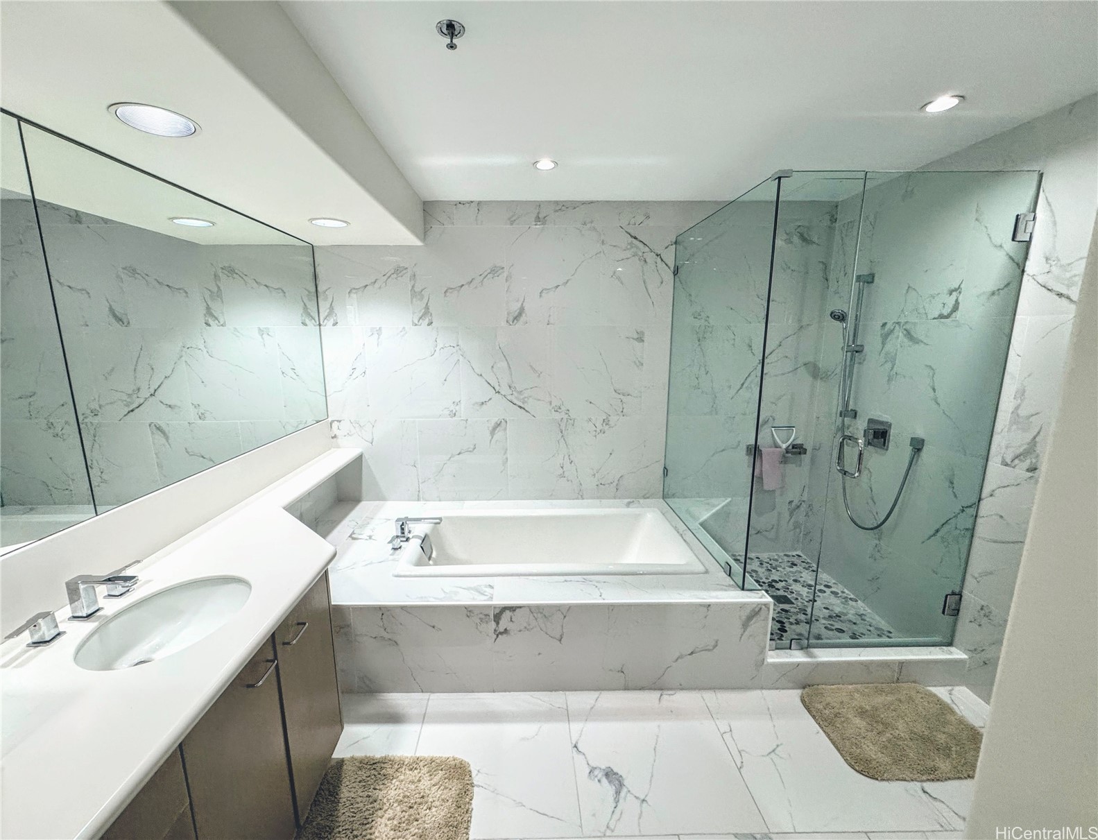 1 Keahole Place 3310 Property Photo 7