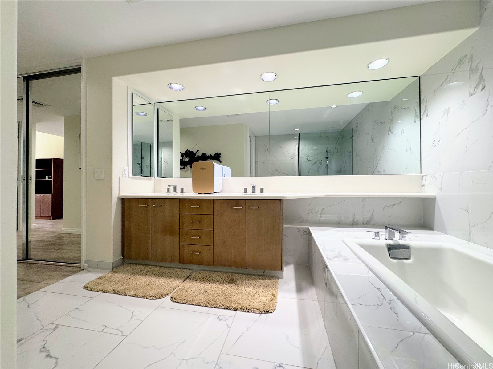 1 Keahole Place 3310 Property Photo 8