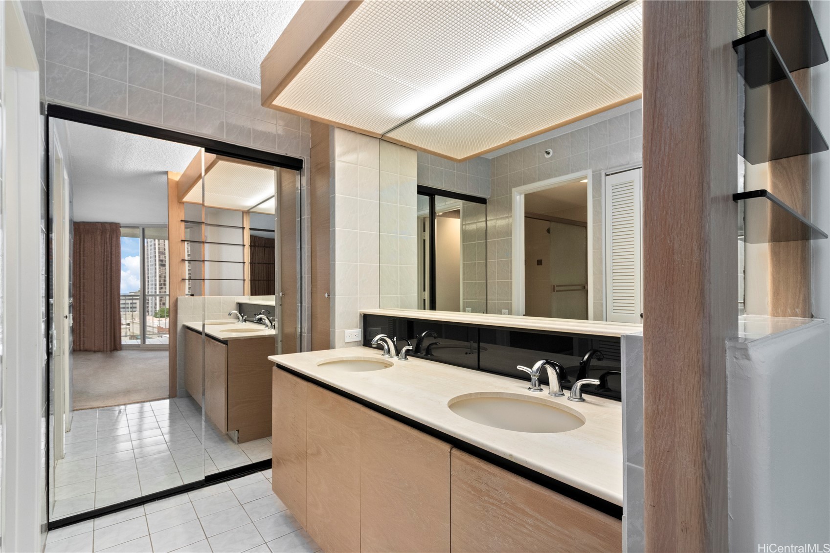 1212 Nuuanu Avenue 1104 Property Photo 12