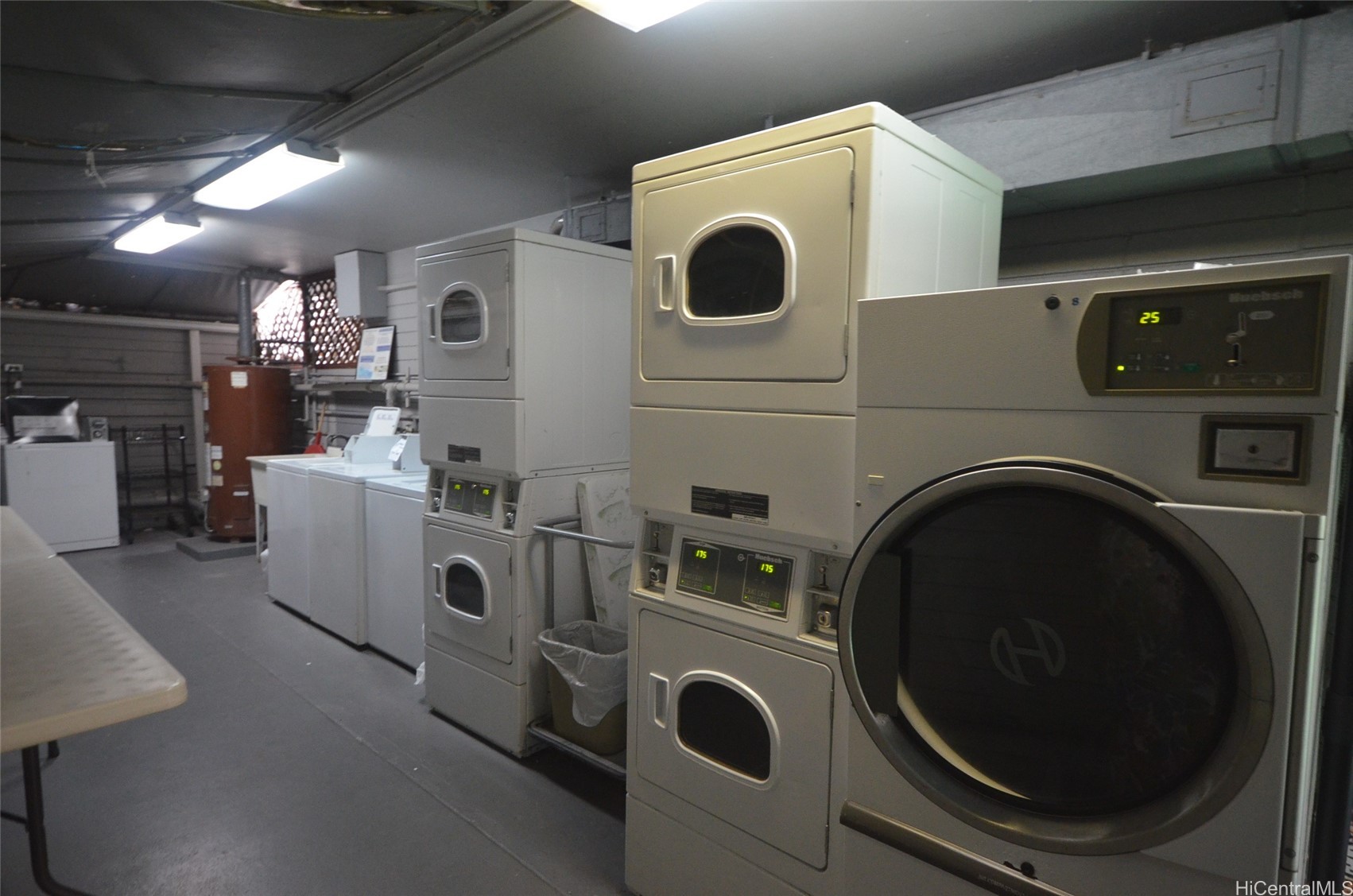 417 Nohonani Street 405 Property Photo 3