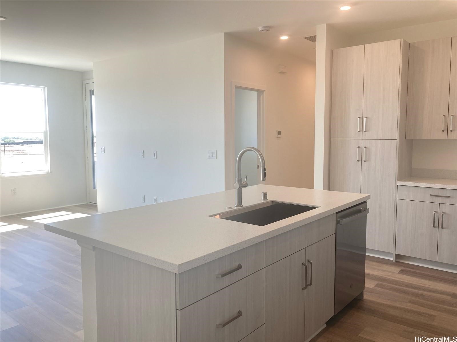 91-1101 Franklin D Roosevelt Avenue 365 Property Photo 9