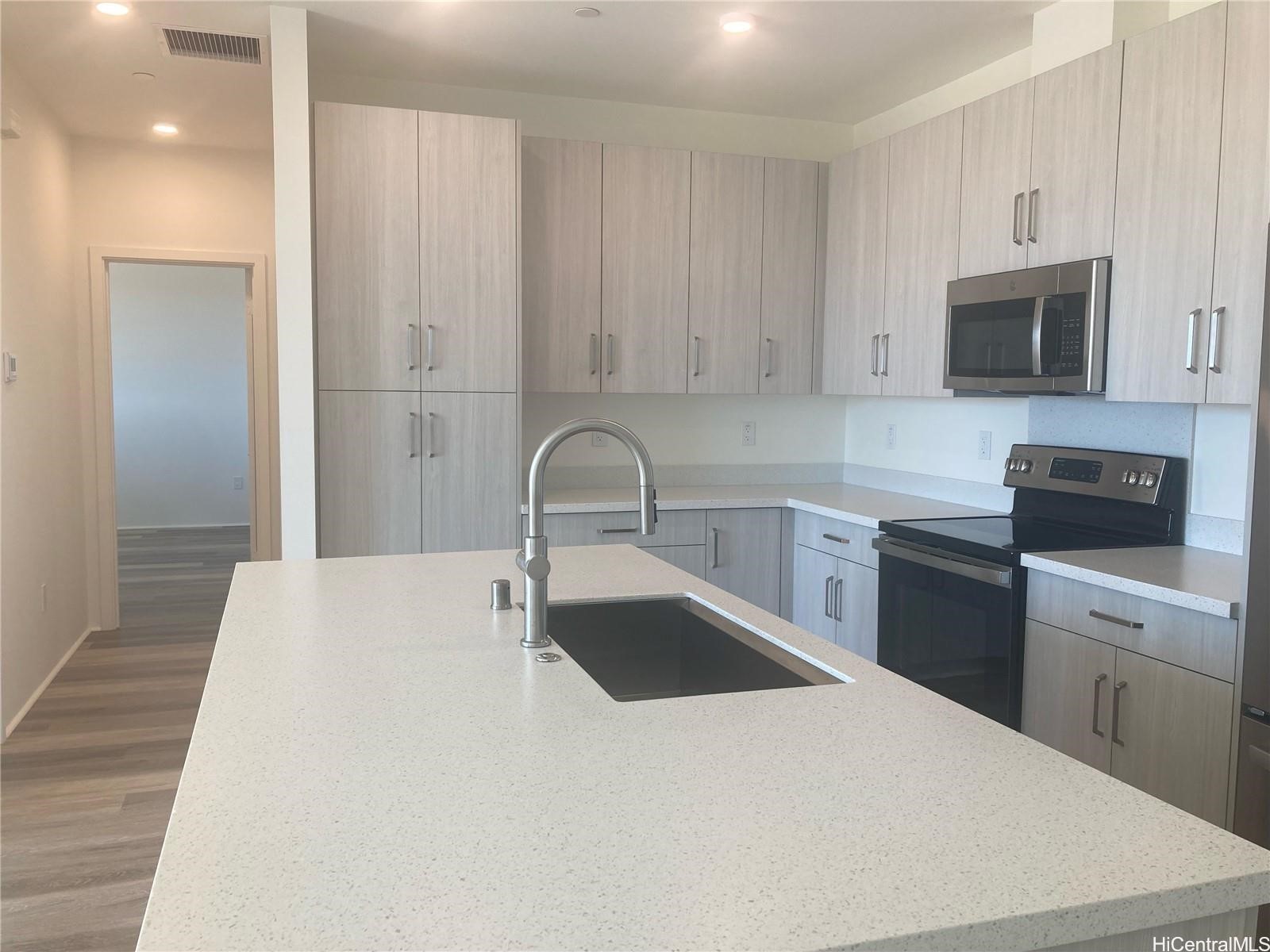 91-1101 Franklin D Roosevelt Avenue 365 Property Photo 11